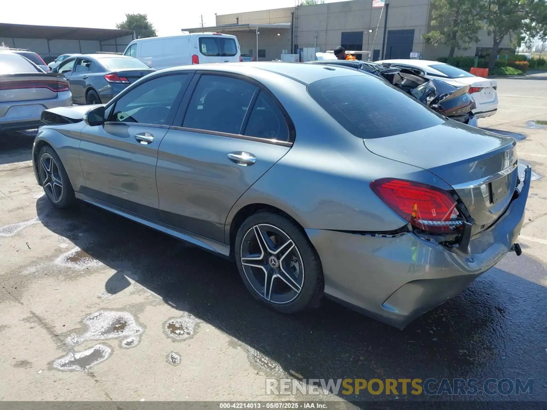 3 Photograph of a damaged car 55SWF8EB8KU308344 MERCEDES-BENZ C 300 2019