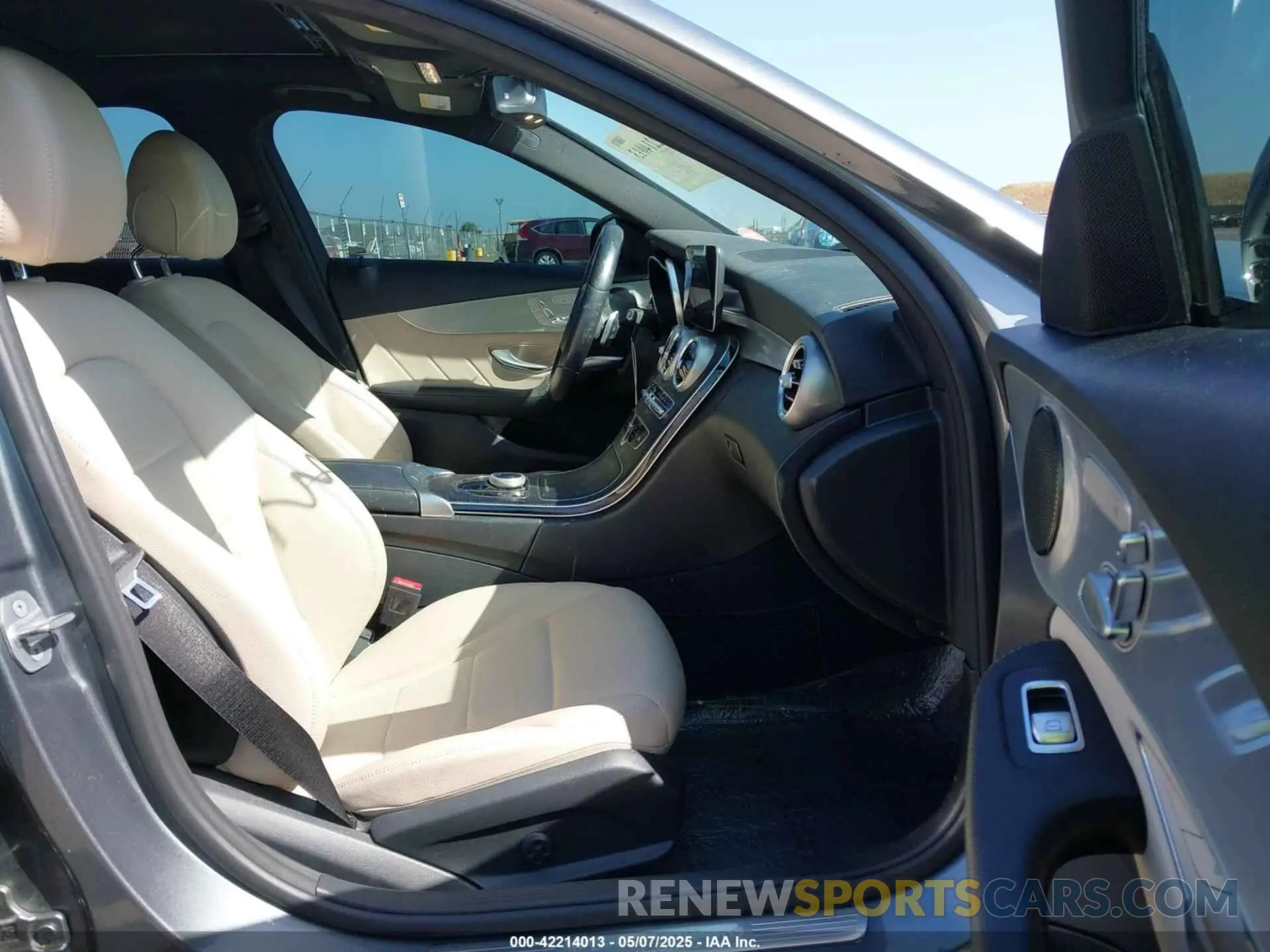 5 Photograph of a damaged car 55SWF8EB8KU308344 MERCEDES-BENZ C 300 2019