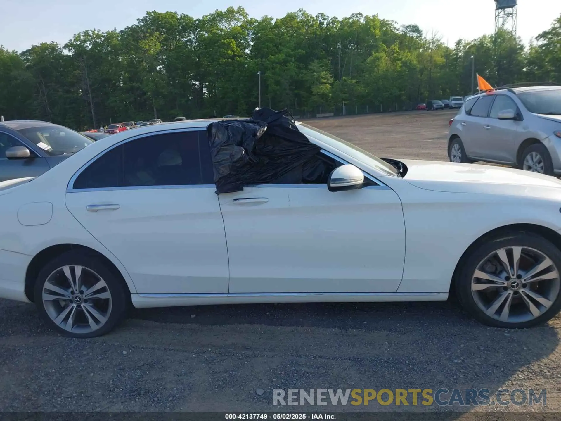 12 Photograph of a damaged car 55SWF8EB9KU296768 MERCEDES-BENZ C 300 2019