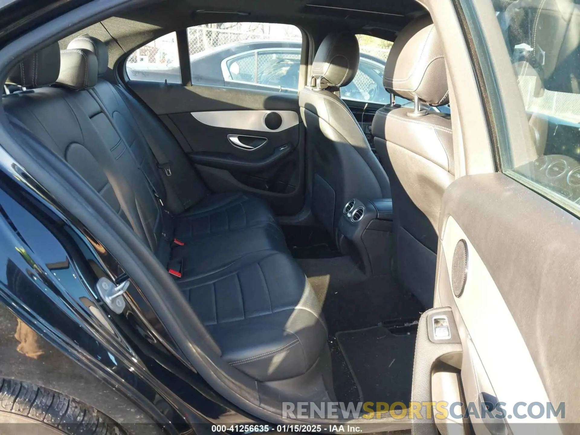 8 Photograph of a damaged car 55SWF8EBXKU315943 MERCEDES-BENZ C 300 2019