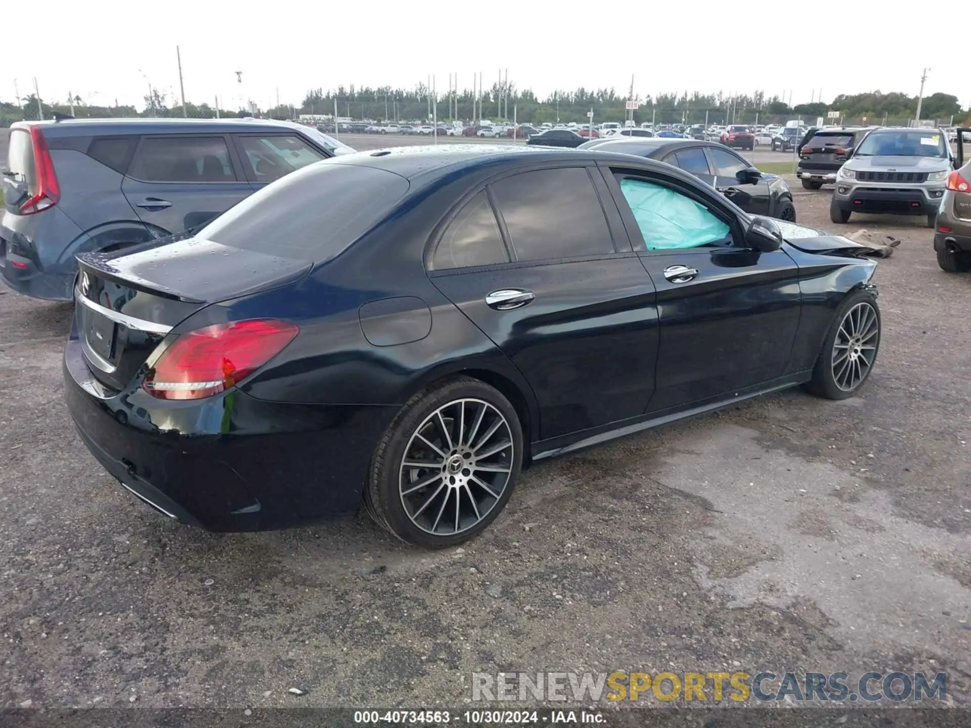 4 Photograph of a damaged car WDDWF8DB1KR481593 MERCEDES-BENZ C 300 2019