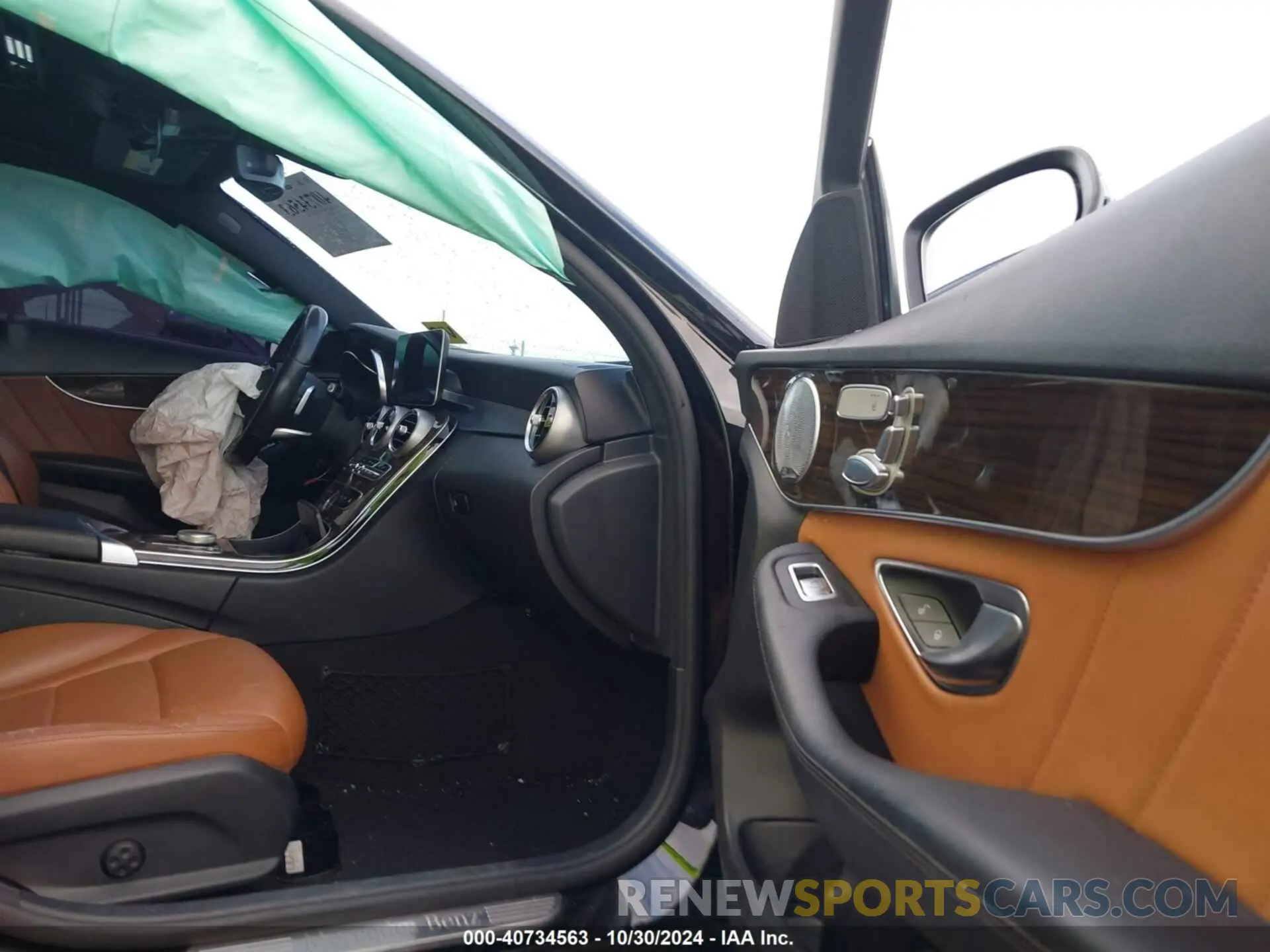 5 Photograph of a damaged car WDDWF8DB1KR481593 MERCEDES-BENZ C 300 2019