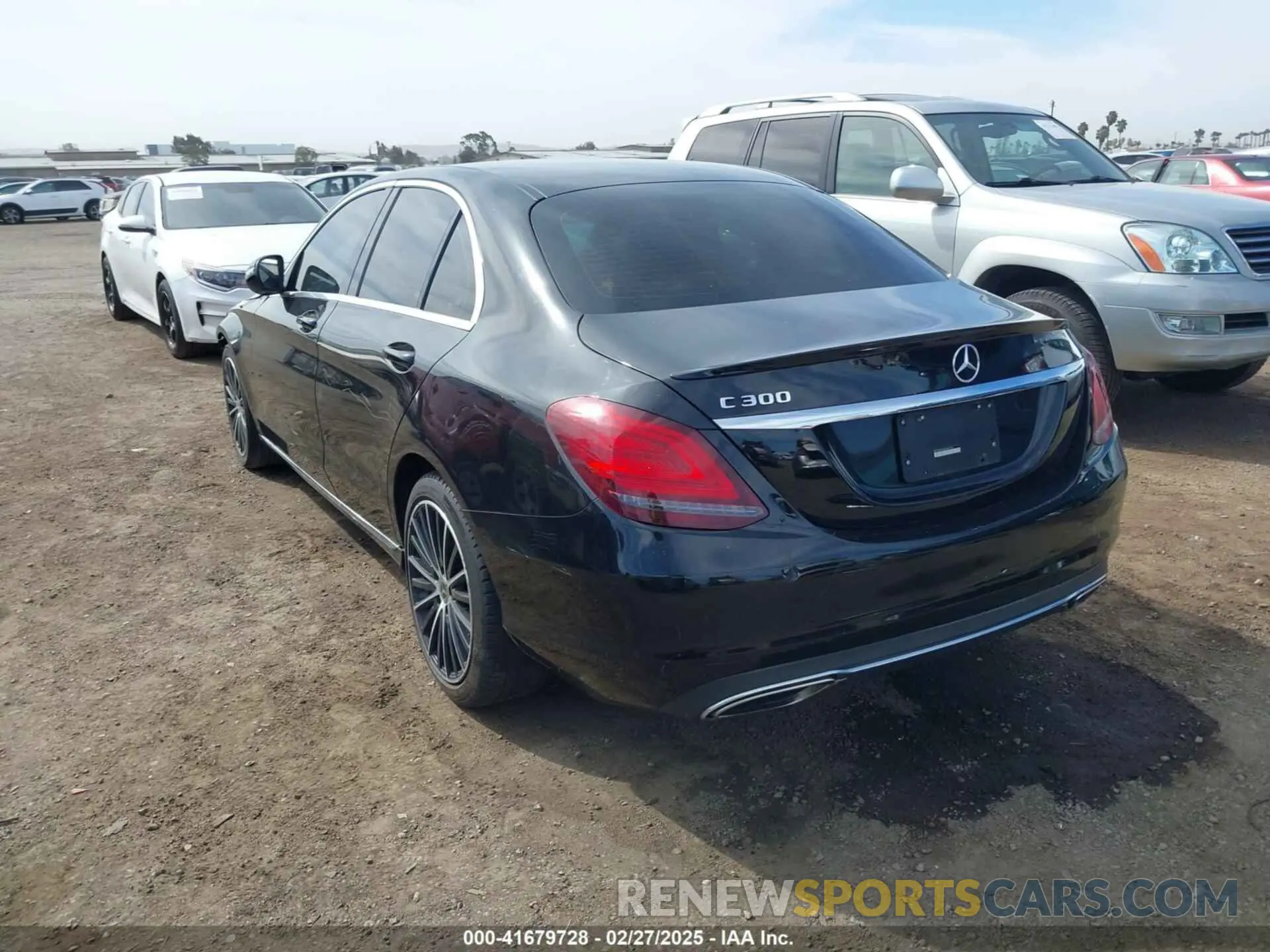 3 Photograph of a damaged car WDDWF8DB1KR483795 MERCEDES-BENZ C 300 2019