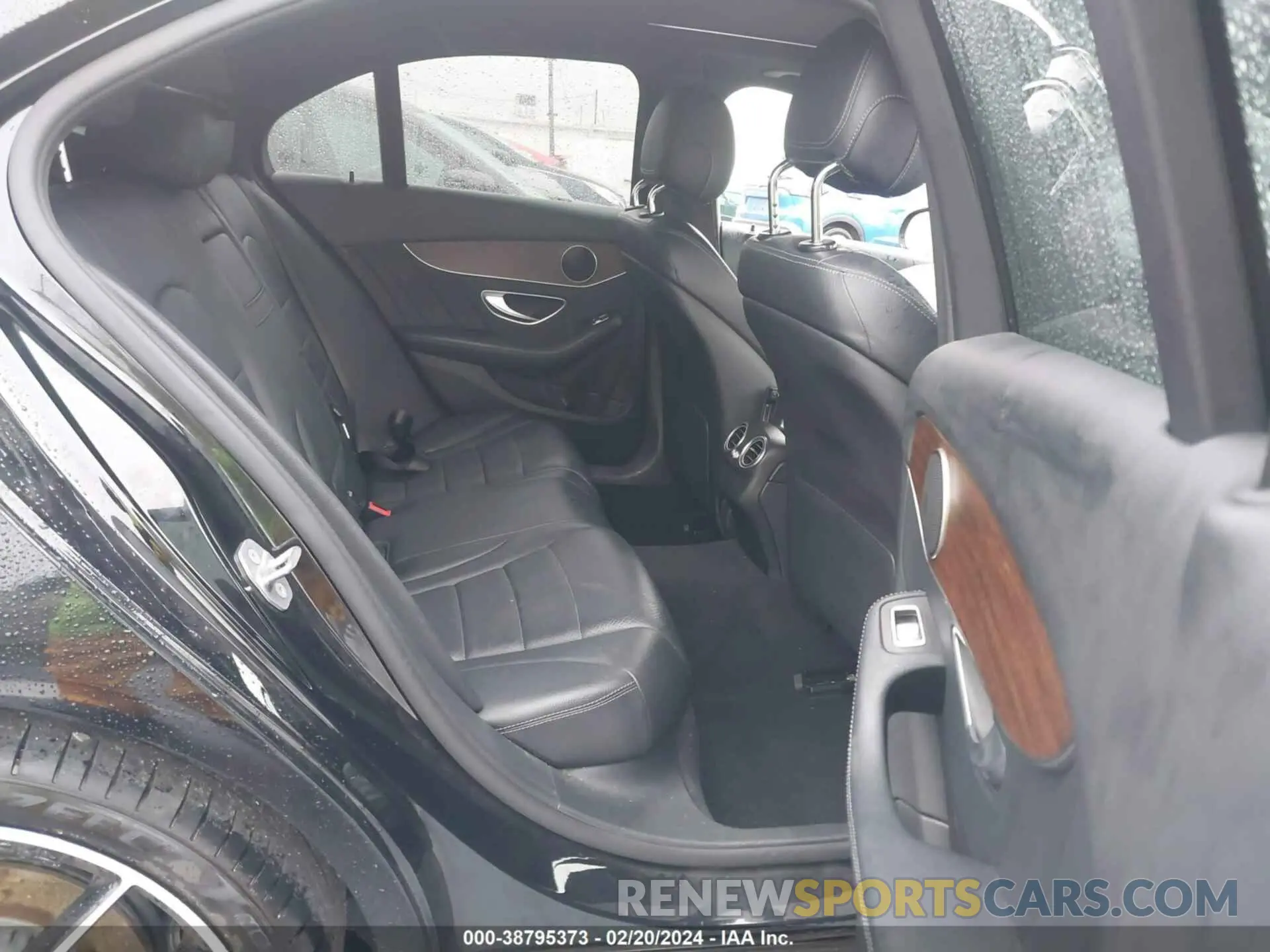 8 Photograph of a damaged car WDDWF8DB2KR458078 MERCEDES-BENZ C 300 2019
