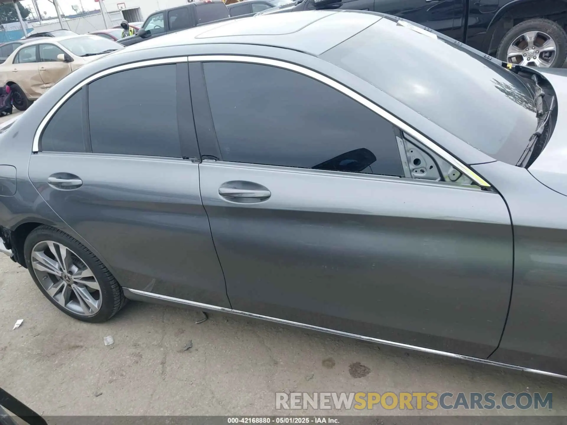 14 Photograph of a damaged car WDDWF8DB4KR463153 MERCEDES-BENZ C 300 2019