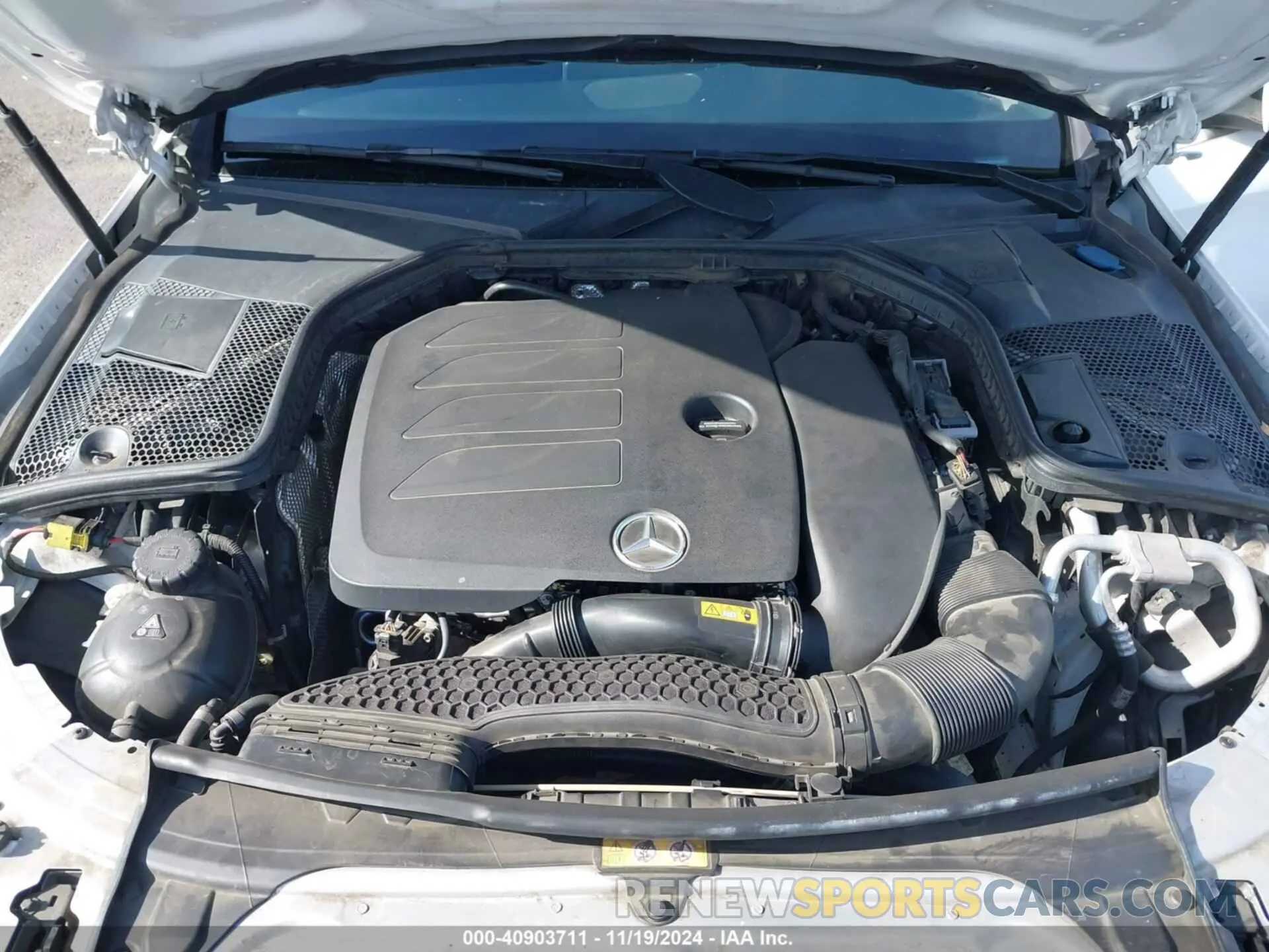 10 Photograph of a damaged car WDDWF8DB7KR482361 MERCEDES-BENZ C 300 2019
