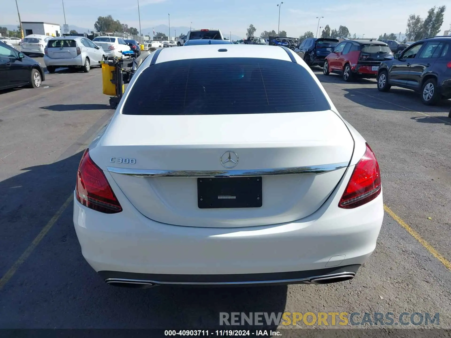 16 Photograph of a damaged car WDDWF8DB7KR482361 MERCEDES-BENZ C 300 2019