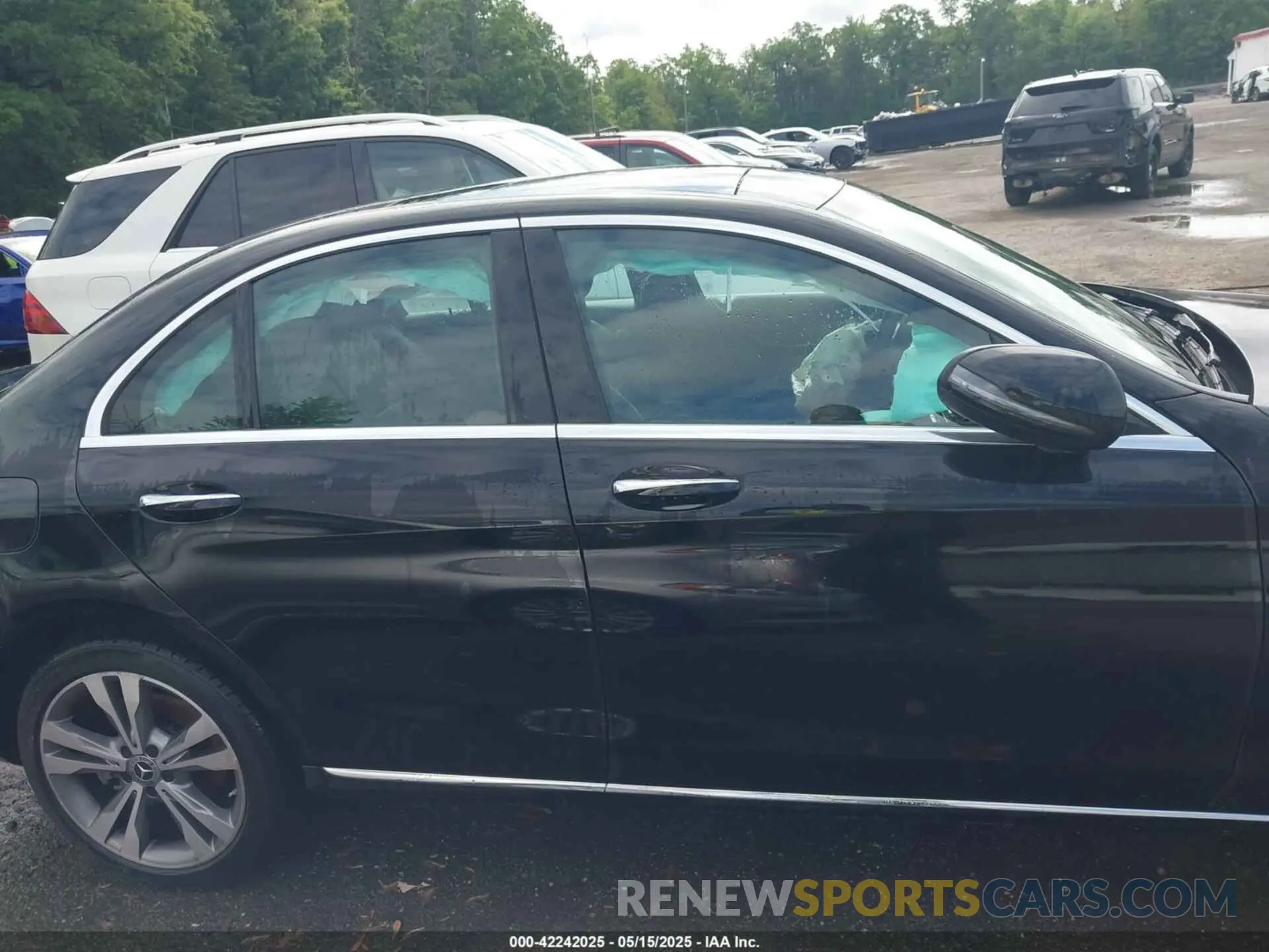 13 Photograph of a damaged car WDDWF8EB1KR459513 MERCEDES-BENZ C 300 2019