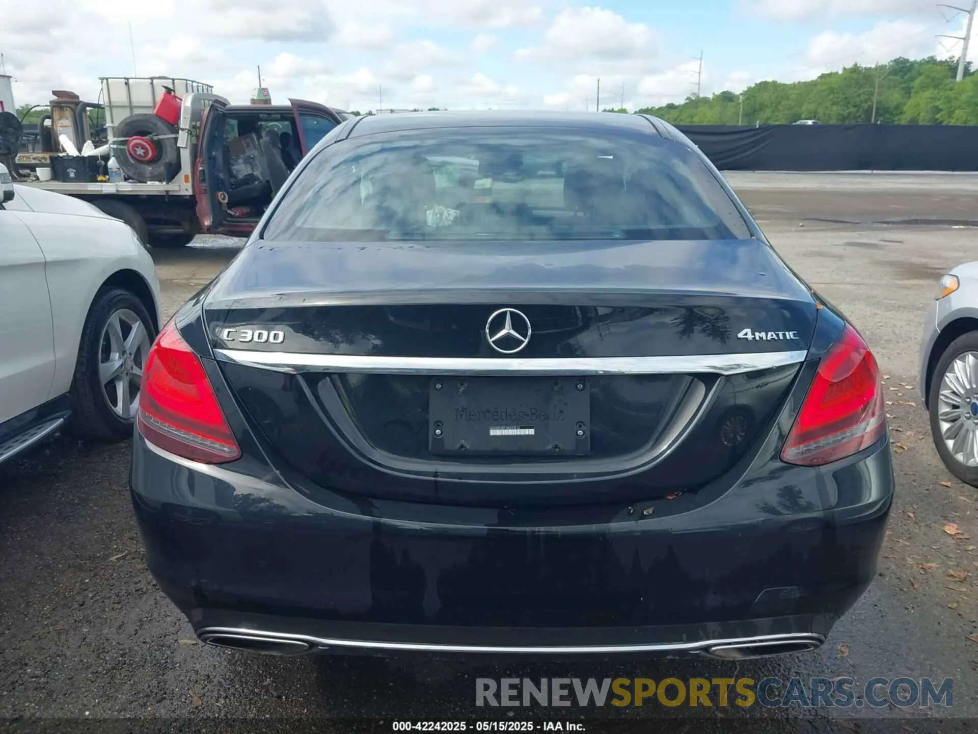 16 Photograph of a damaged car WDDWF8EB1KR459513 MERCEDES-BENZ C 300 2019