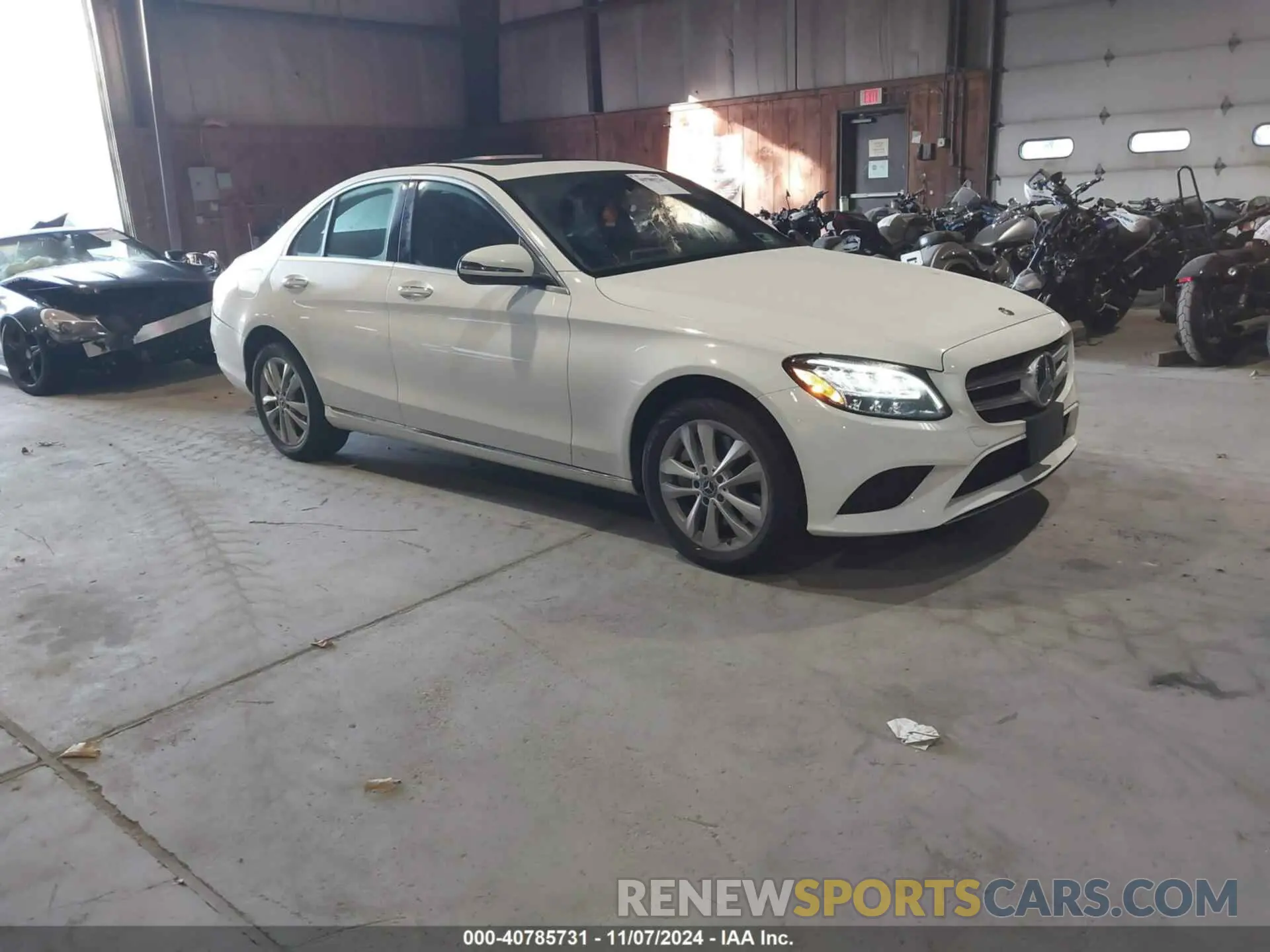 1 Photograph of a damaged car WDDWF8EB3KR501678 MERCEDES-BENZ C 300 2019