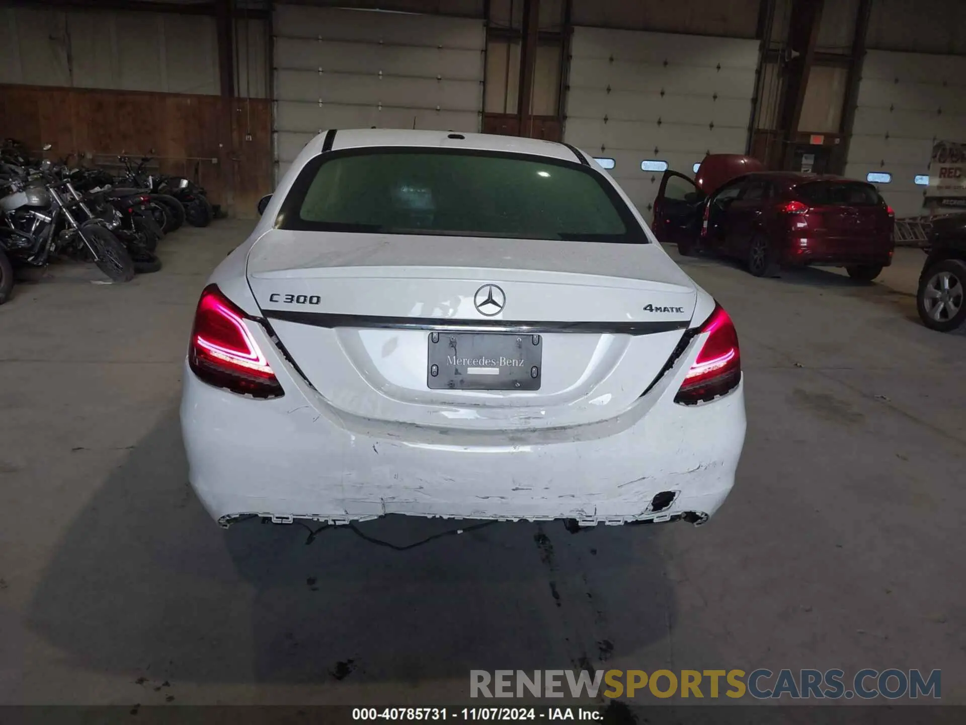 16 Photograph of a damaged car WDDWF8EB3KR501678 MERCEDES-BENZ C 300 2019