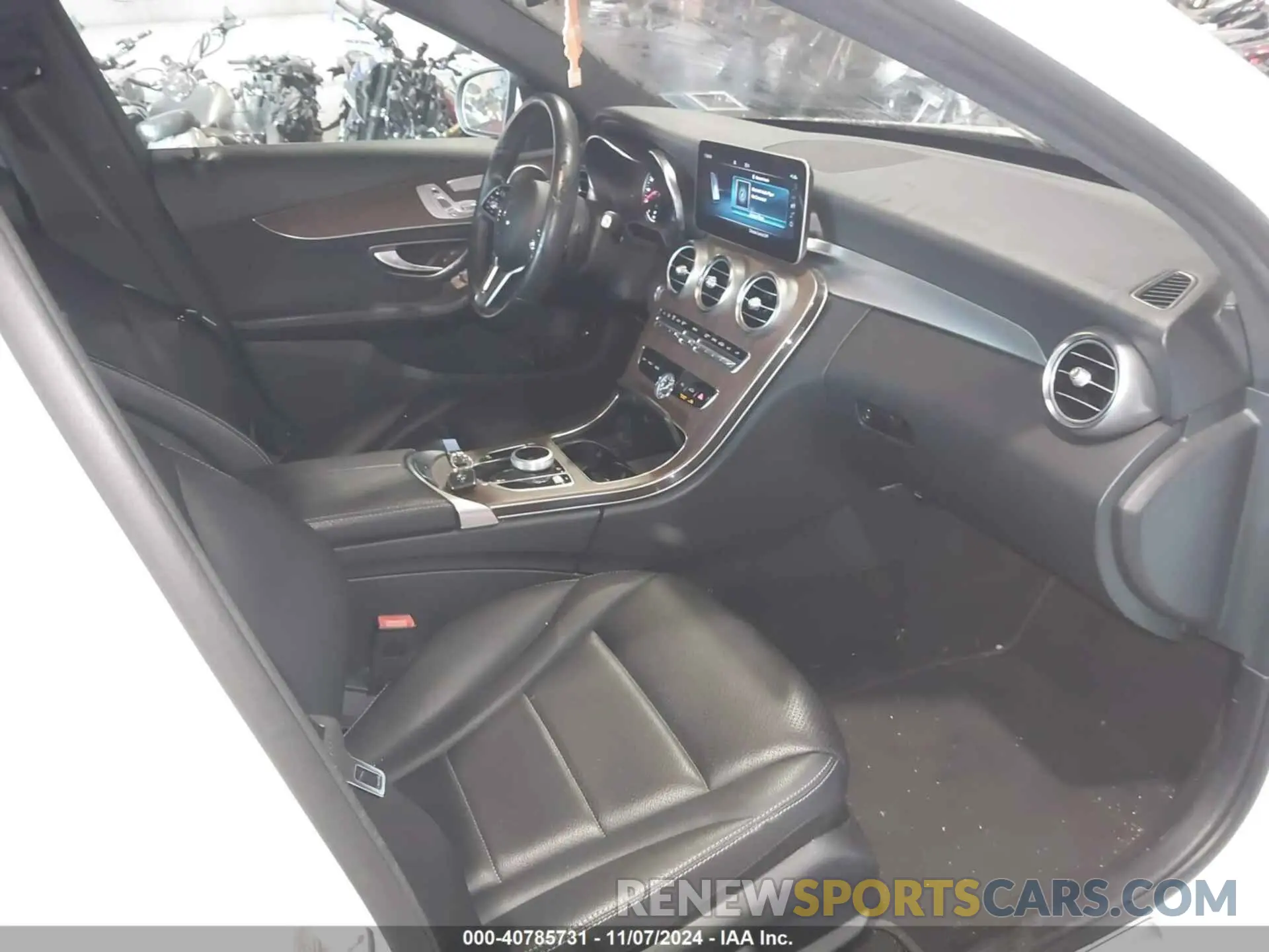 5 Photograph of a damaged car WDDWF8EB3KR501678 MERCEDES-BENZ C 300 2019