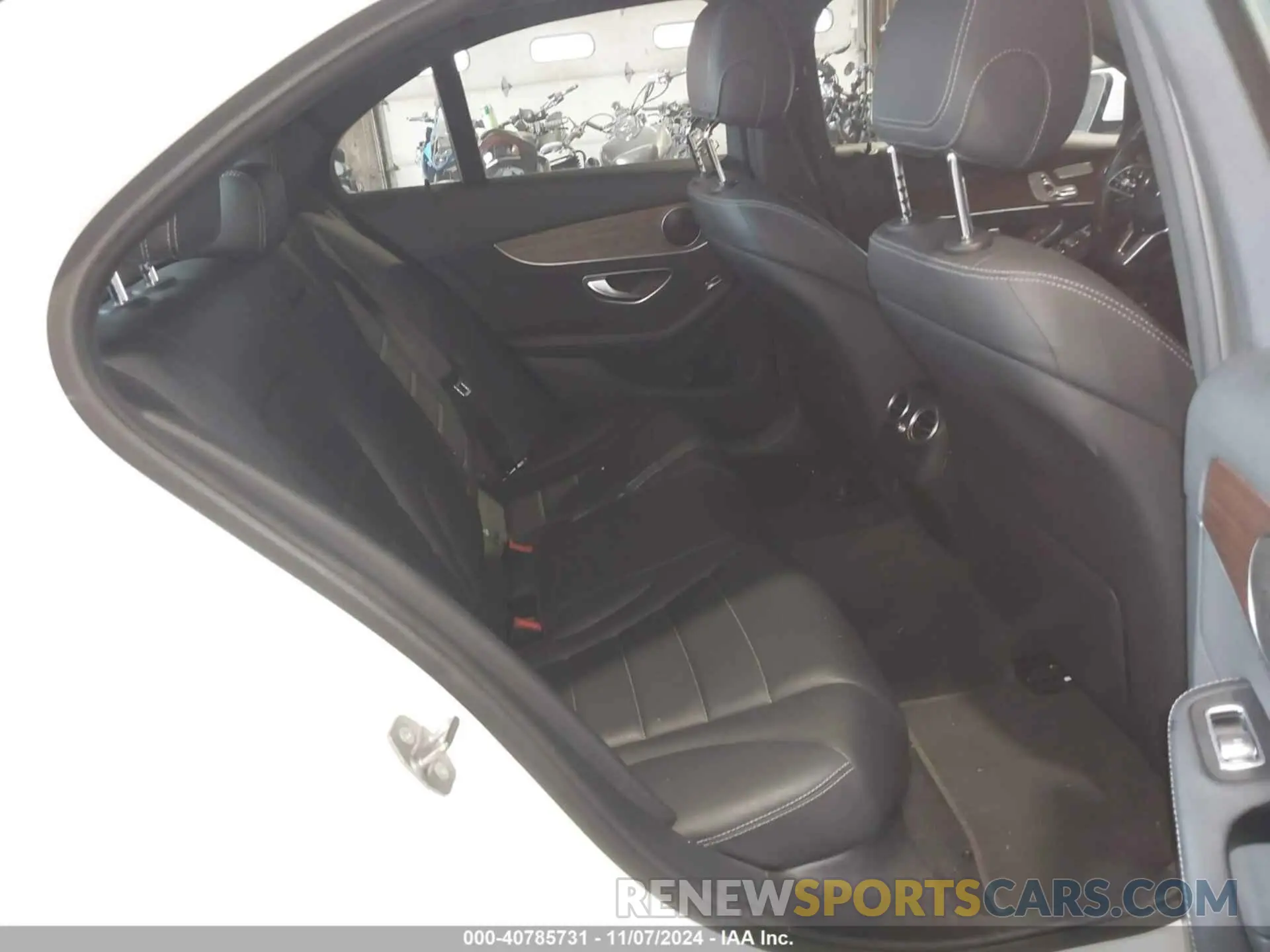 8 Photograph of a damaged car WDDWF8EB3KR501678 MERCEDES-BENZ C 300 2019