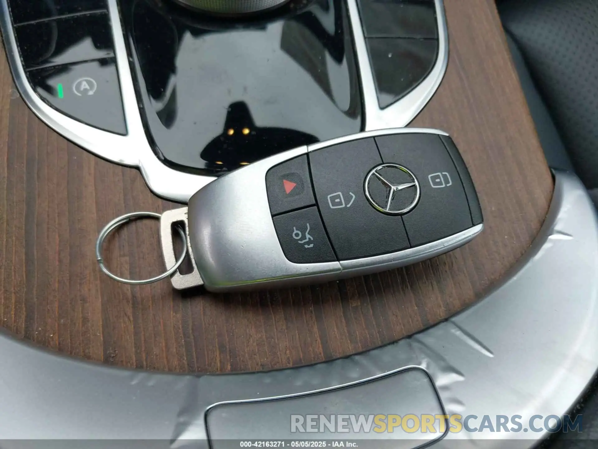 11 Photograph of a damaged car WDDWF8EB4KR512866 MERCEDES-BENZ C 300 2019