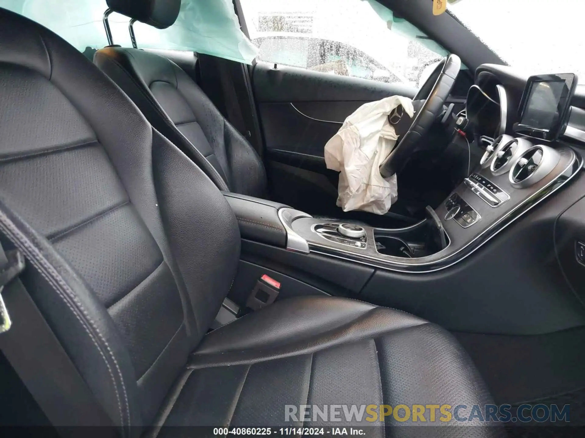 5 Photograph of a damaged car WDDWF8EB7KR484397 MERCEDES-BENZ C 300 2019