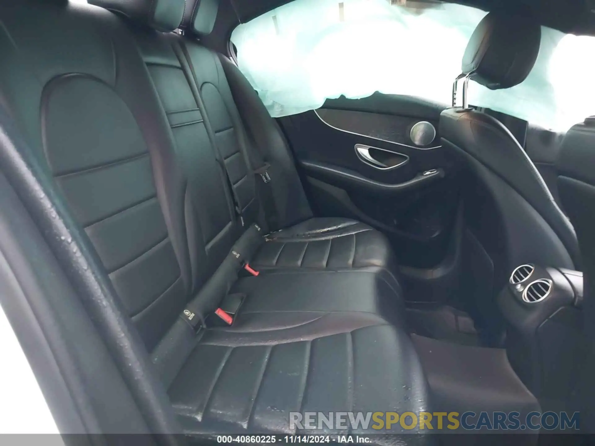 8 Photograph of a damaged car WDDWF8EB7KR484397 MERCEDES-BENZ C 300 2019