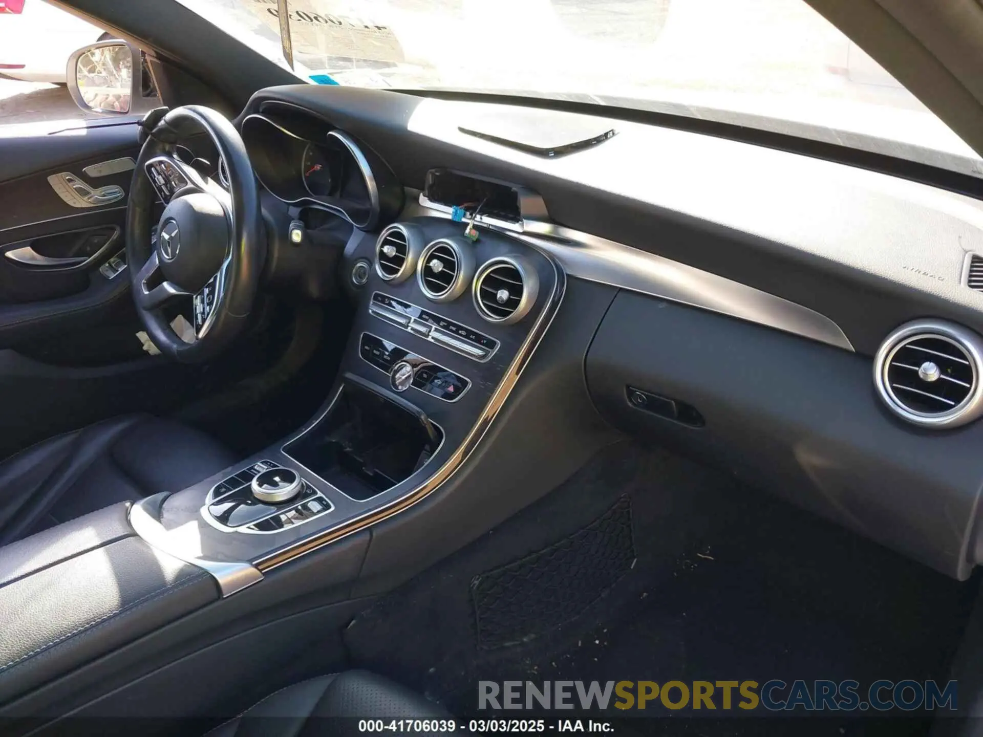 5 Photograph of a damaged car WDDWF8EB9KR514368 MERCEDES-BENZ C 300 2019
