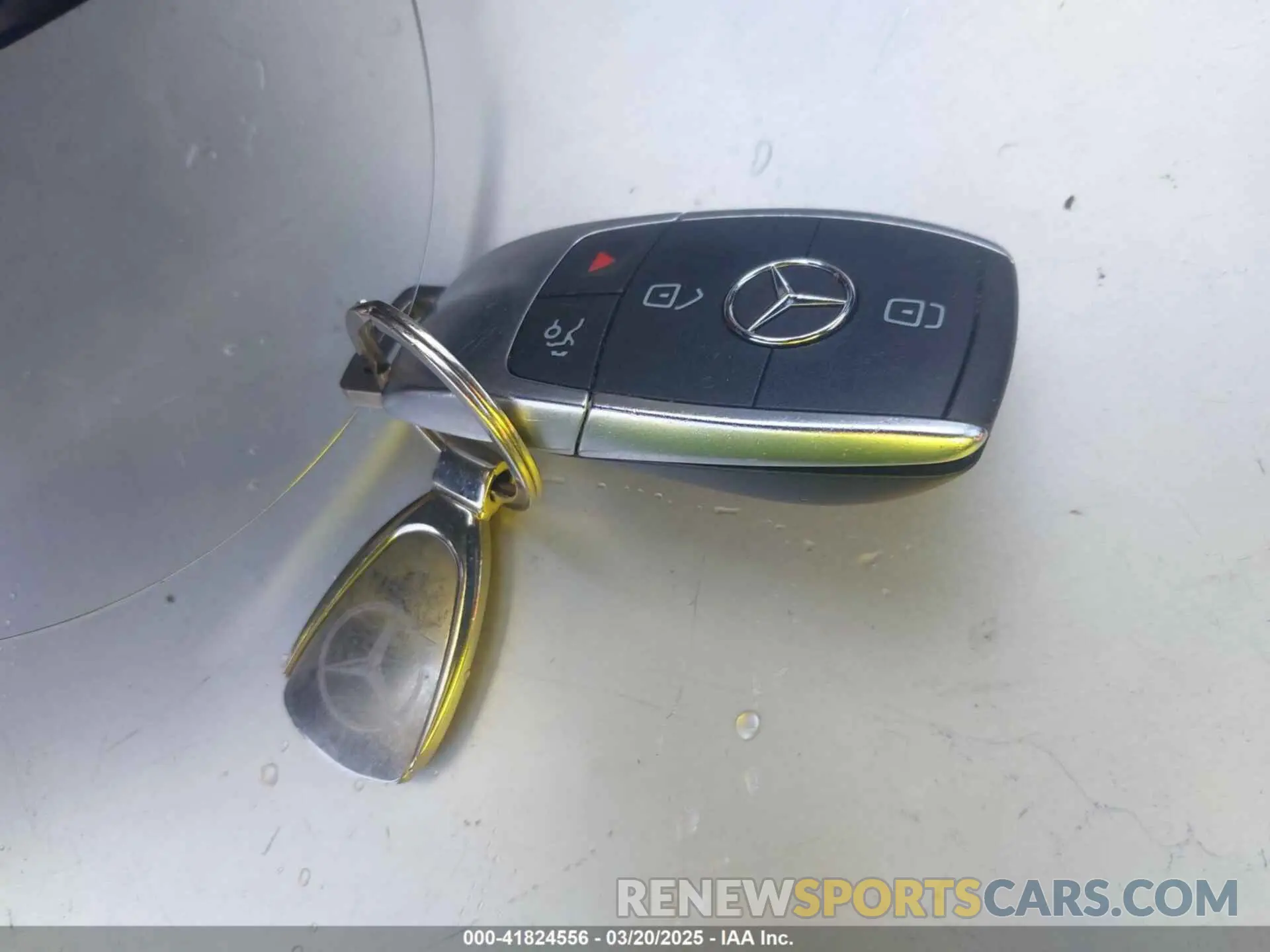 11 Photograph of a damaged car WDDWJ8DB1KF844216 MERCEDES-BENZ C 300 2019