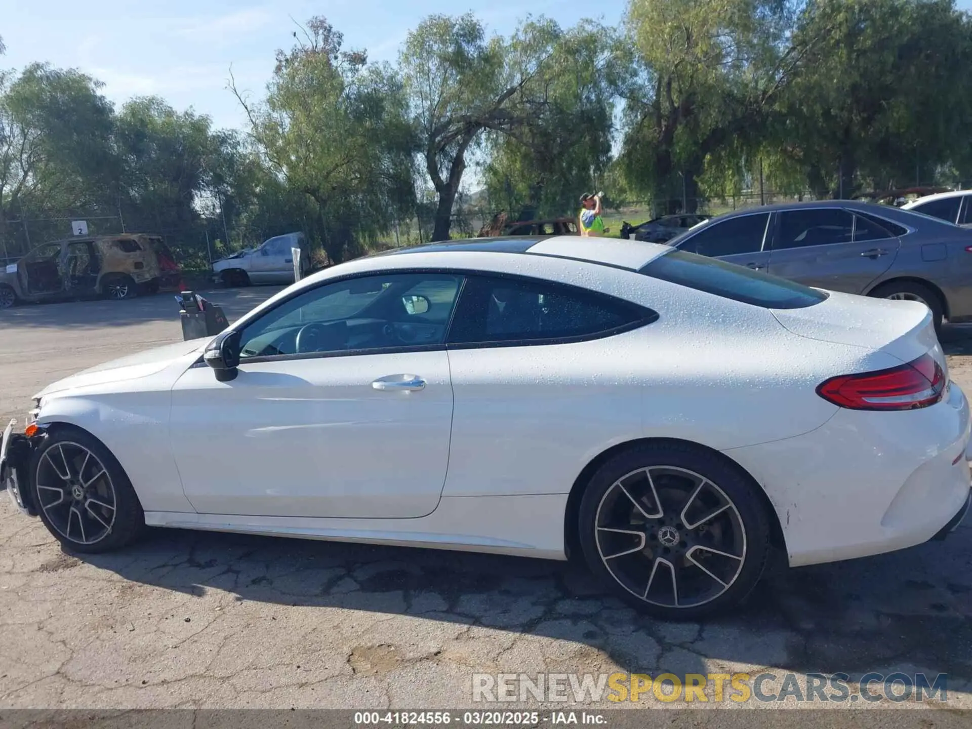 15 Photograph of a damaged car WDDWJ8DB1KF844216 MERCEDES-BENZ C 300 2019