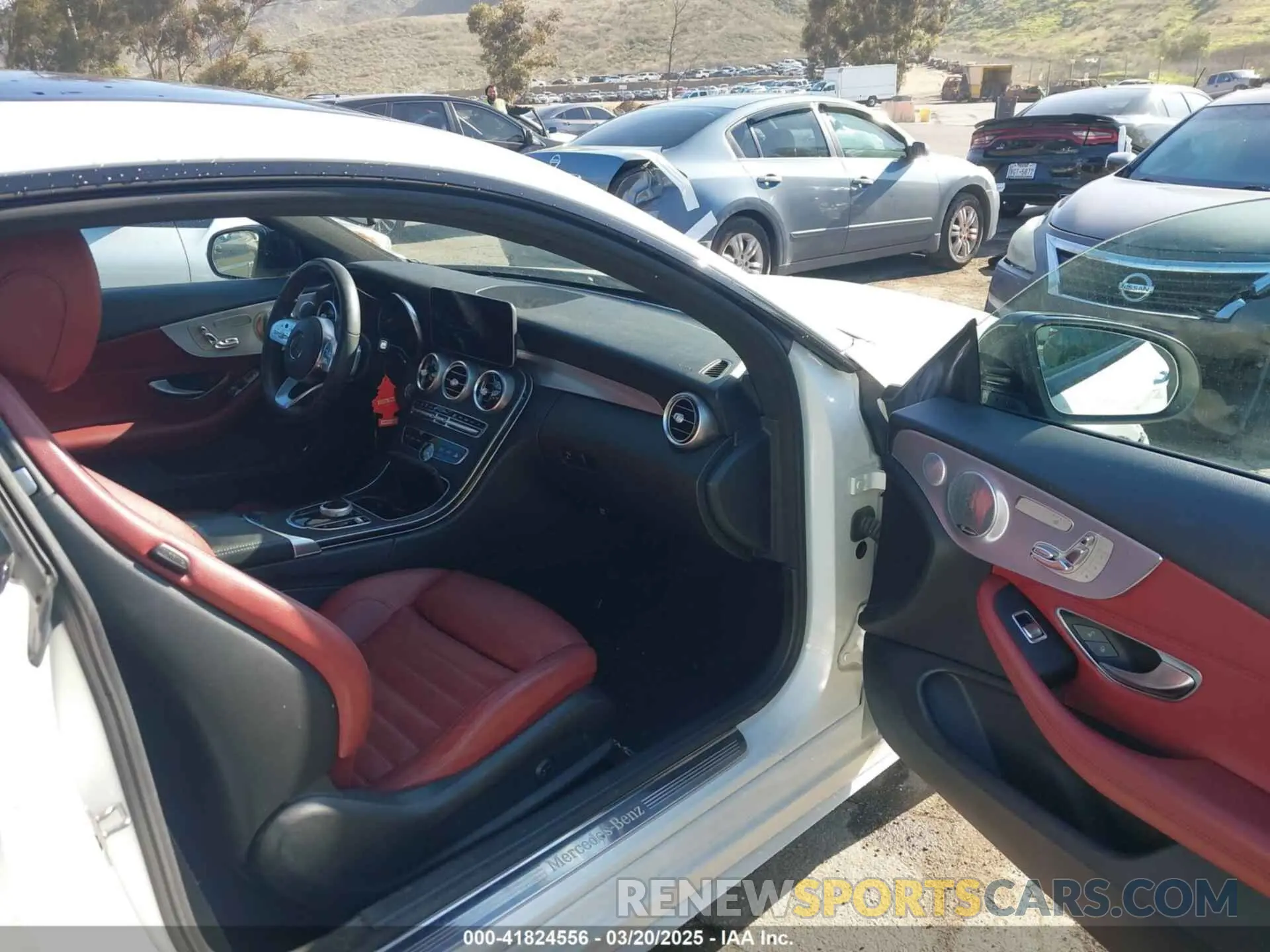 5 Photograph of a damaged car WDDWJ8DB1KF844216 MERCEDES-BENZ C 300 2019