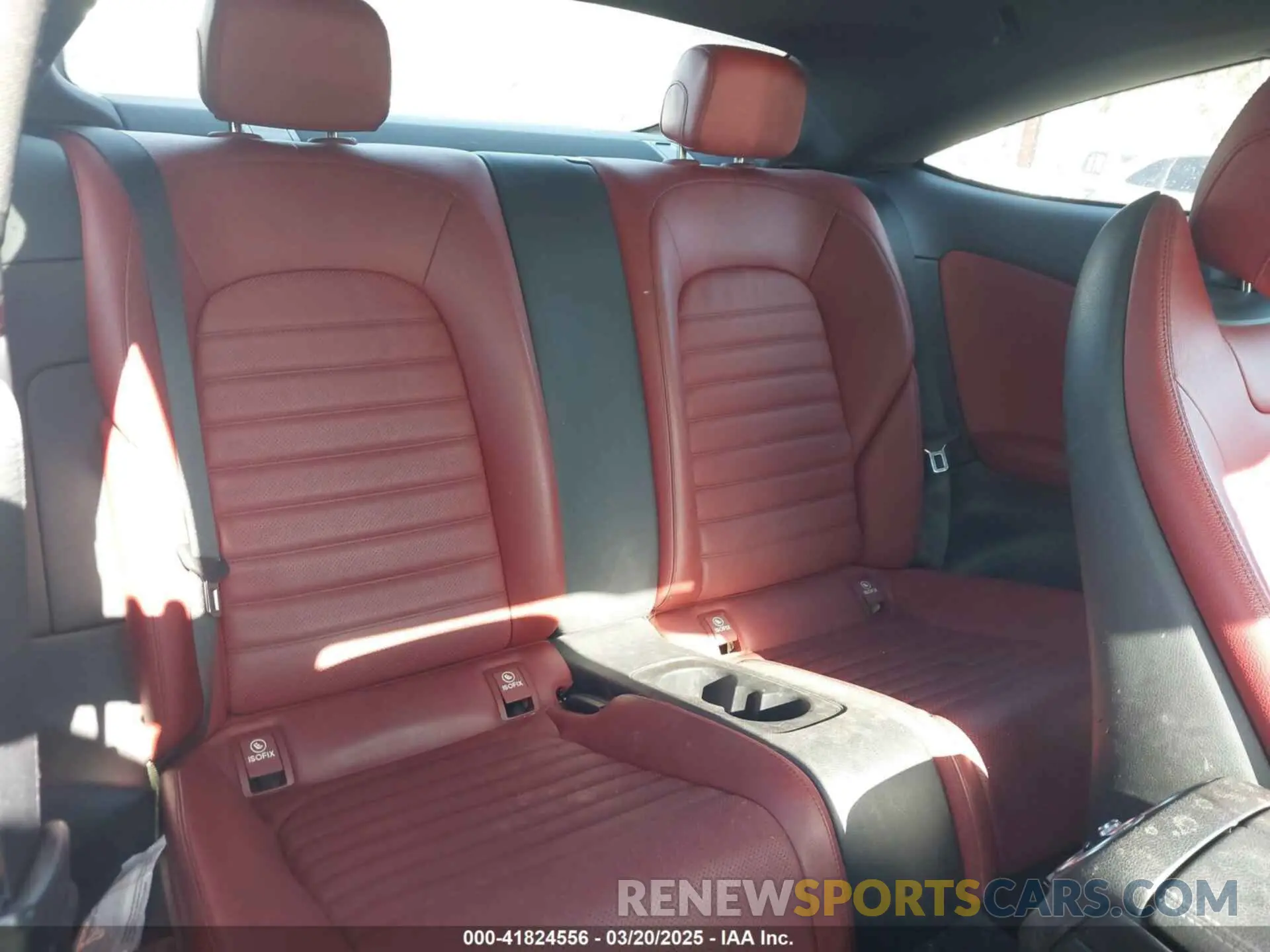 8 Photograph of a damaged car WDDWJ8DB1KF844216 MERCEDES-BENZ C 300 2019