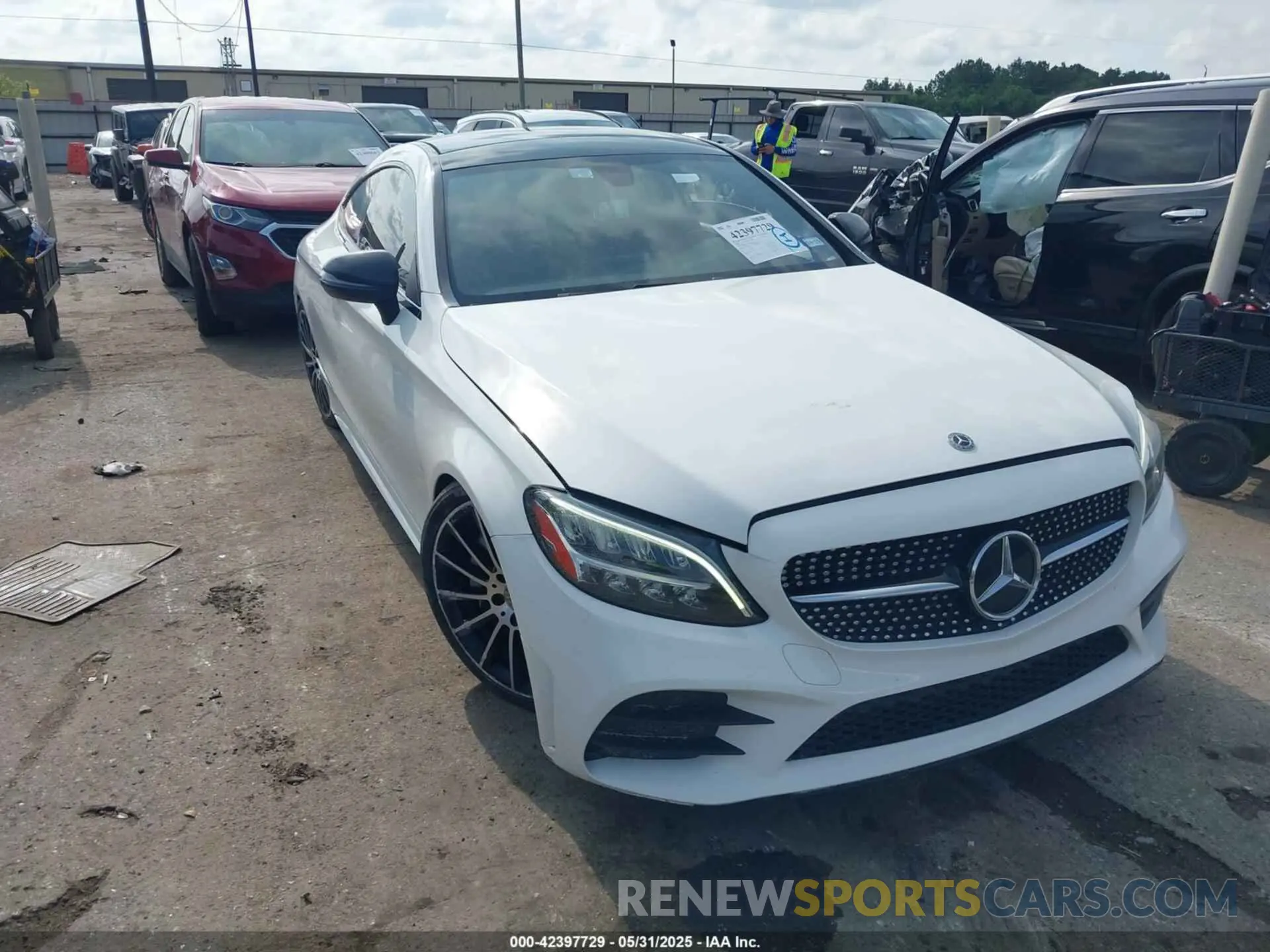 1 Photograph of a damaged car WDDWJ8DB1KF846175 MERCEDES-BENZ C 300 2019