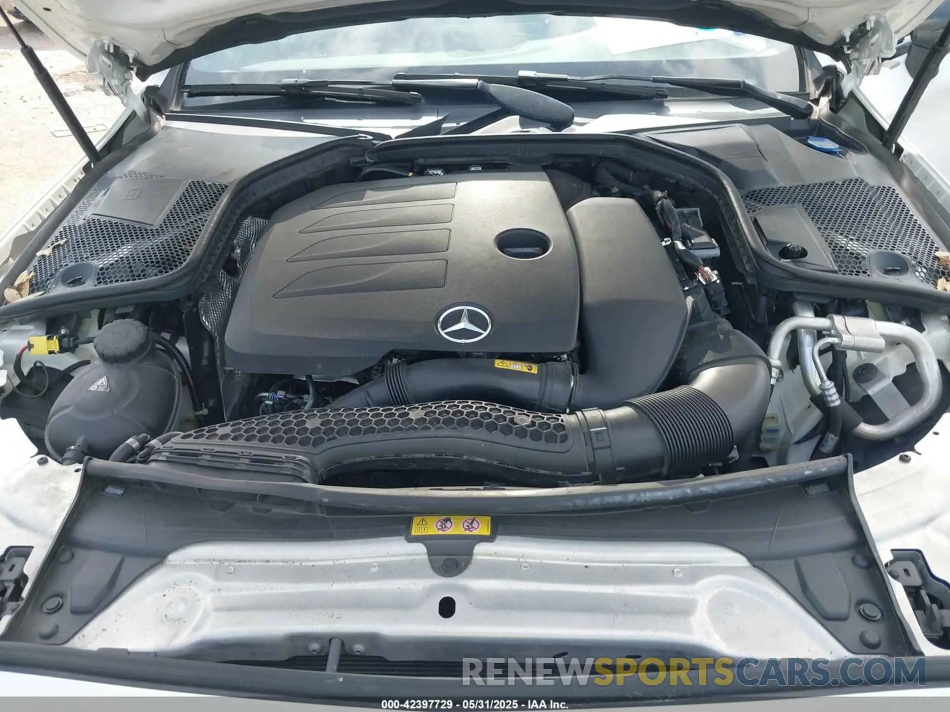 10 Photograph of a damaged car WDDWJ8DB1KF846175 MERCEDES-BENZ C 300 2019