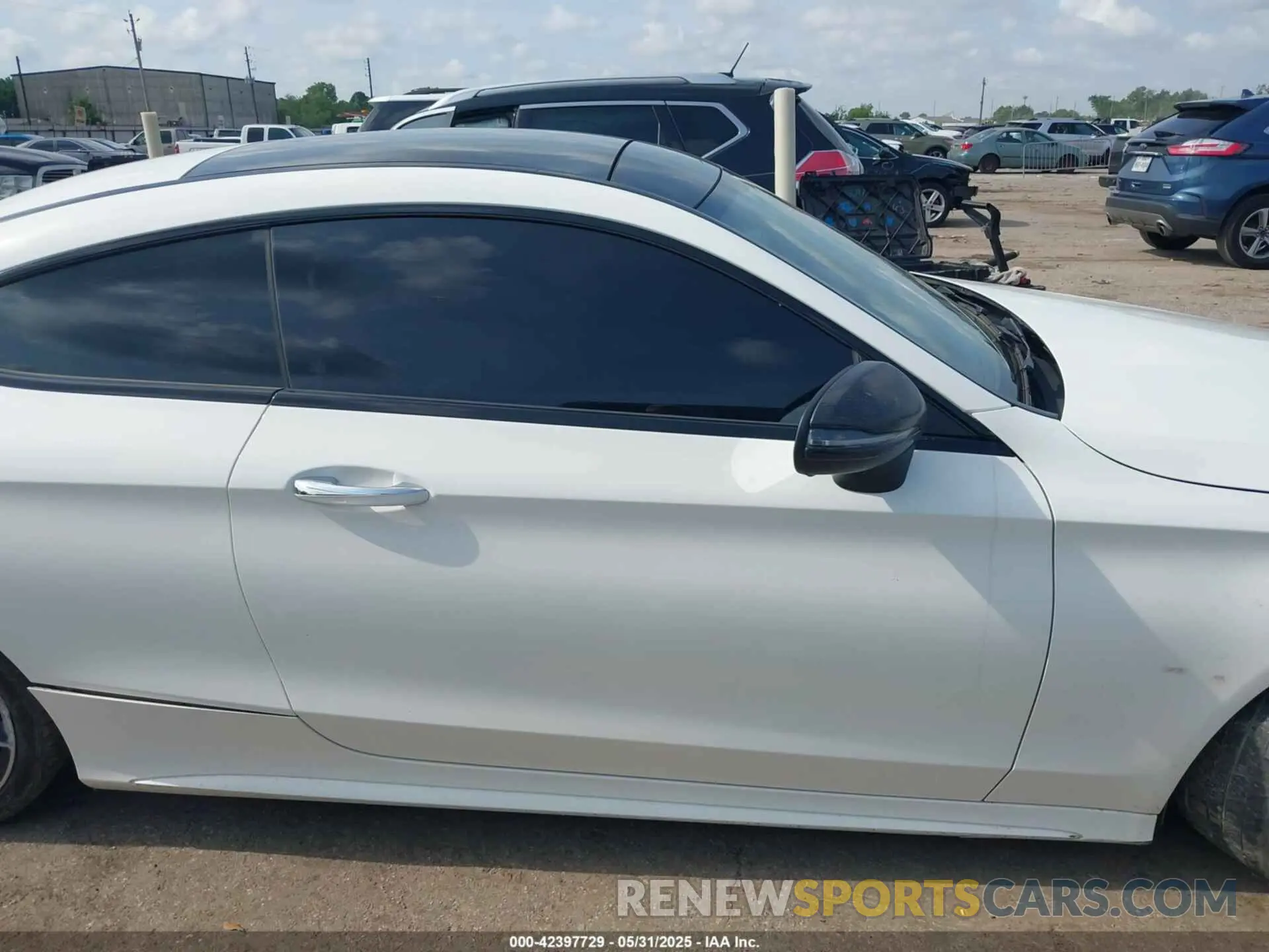 13 Photograph of a damaged car WDDWJ8DB1KF846175 MERCEDES-BENZ C 300 2019