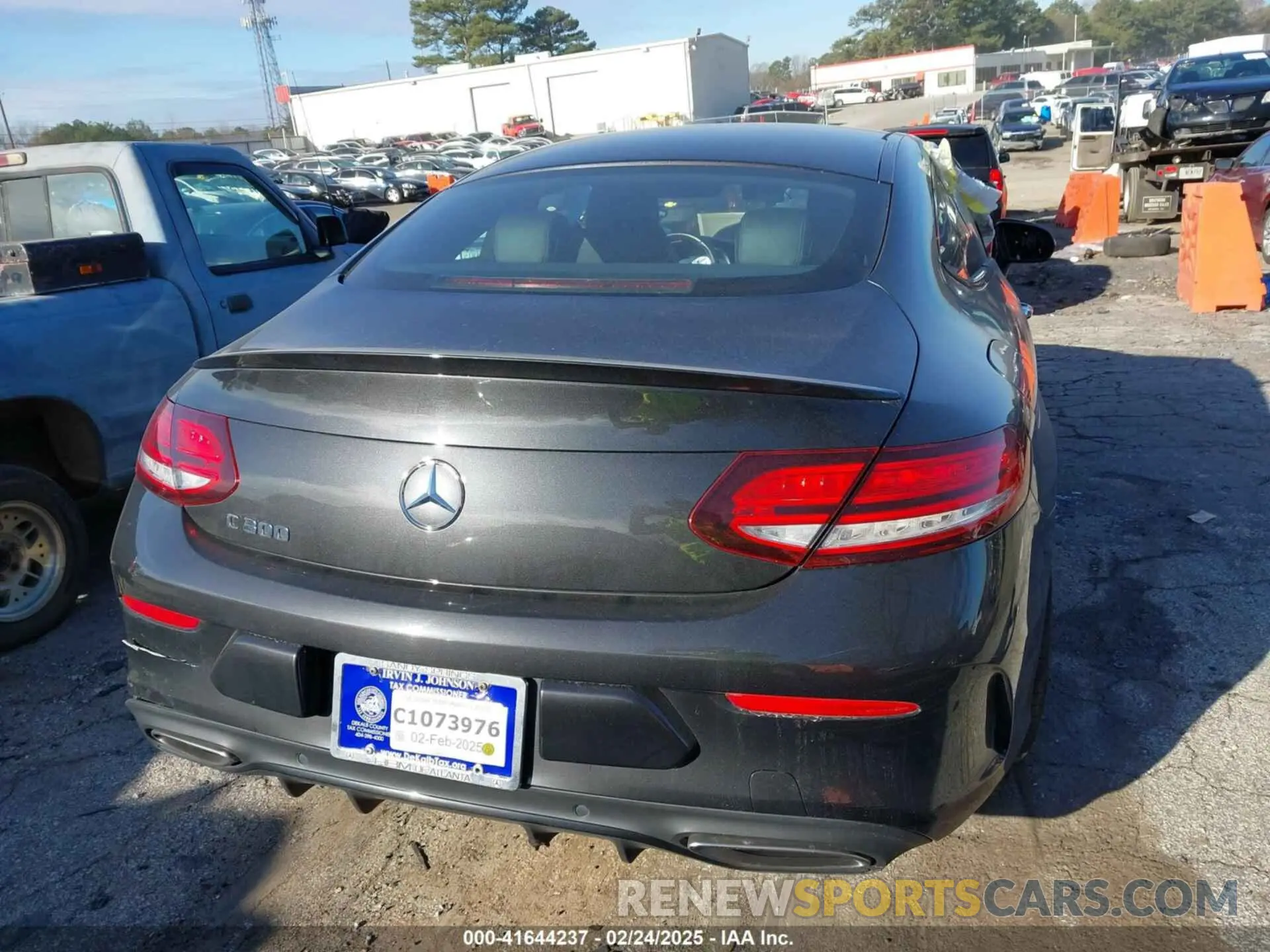 16 Photograph of a damaged car WDDWJ8DB4KF827765 MERCEDES-BENZ C 300 2019