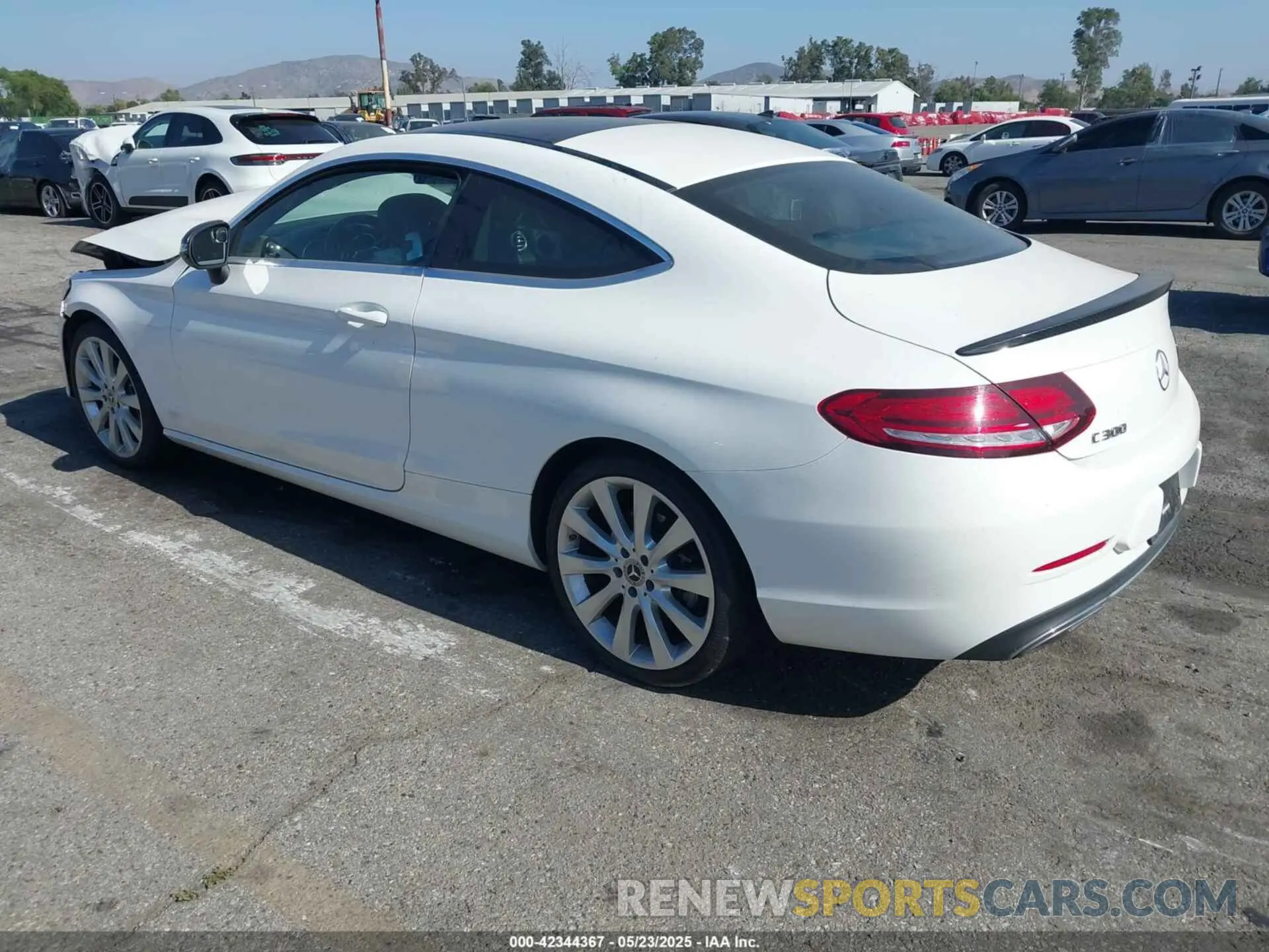 3 Photograph of a damaged car WDDWJ8DB9KF800304 MERCEDES-BENZ C 300 2019