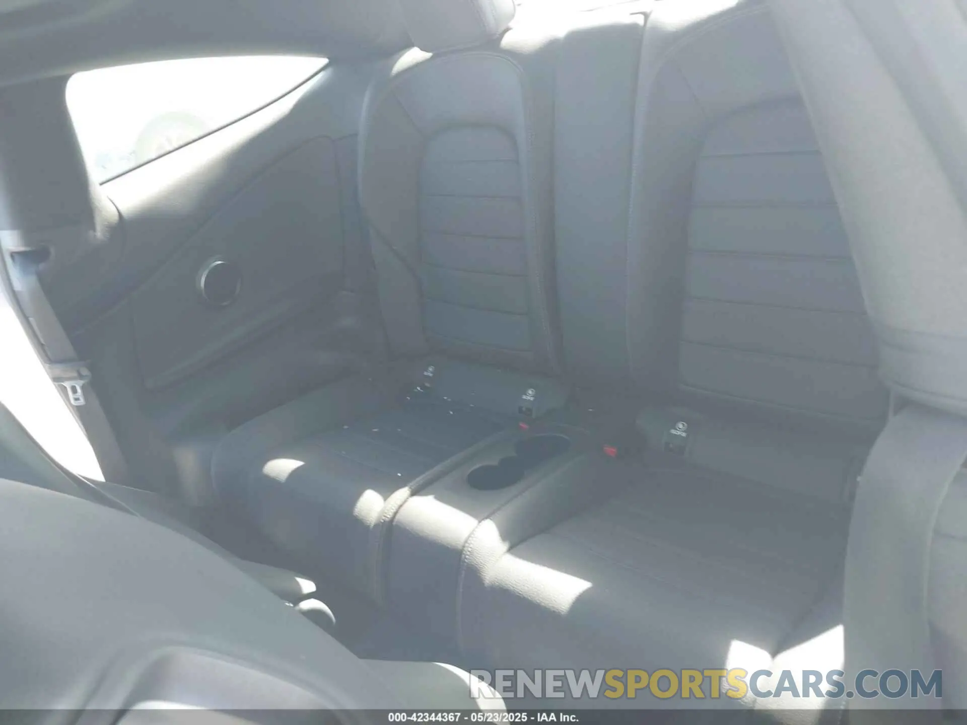 8 Photograph of a damaged car WDDWJ8DB9KF800304 MERCEDES-BENZ C 300 2019