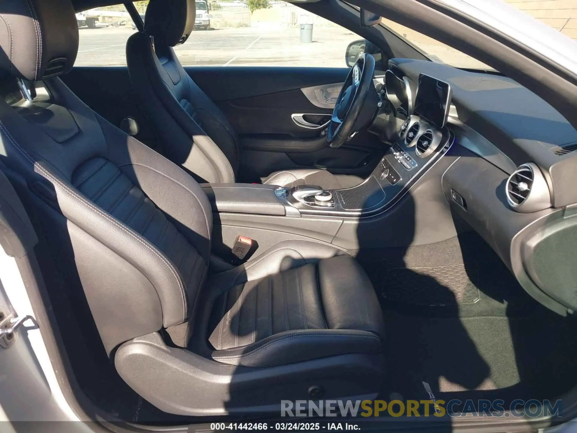 5 Photograph of a damaged car WDDWK8DB6KF856343 MERCEDES-BENZ C 300 2019