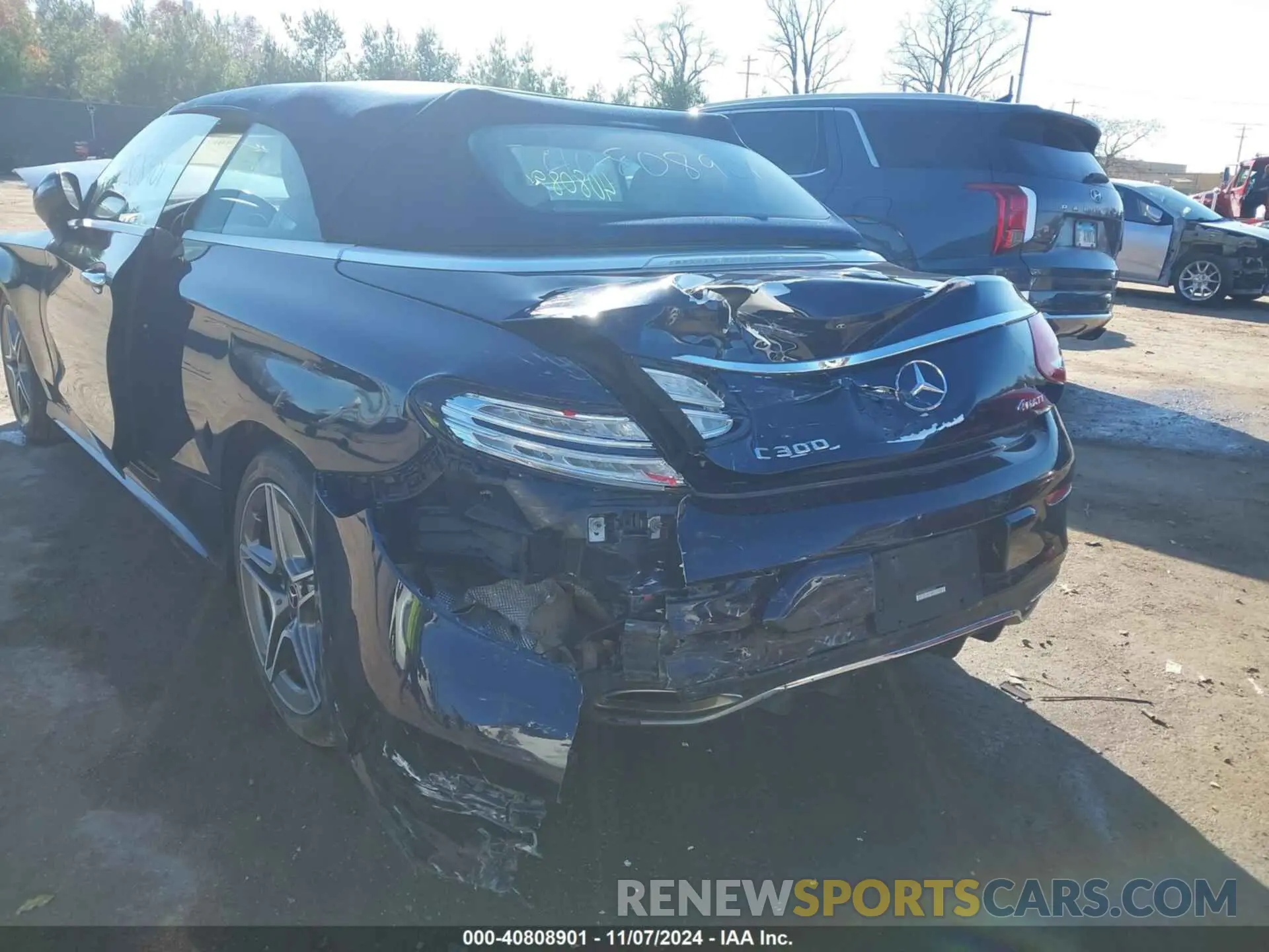 17 Photograph of a damaged car WDDWK8EB0KF814653 MERCEDES-BENZ C 300 2019