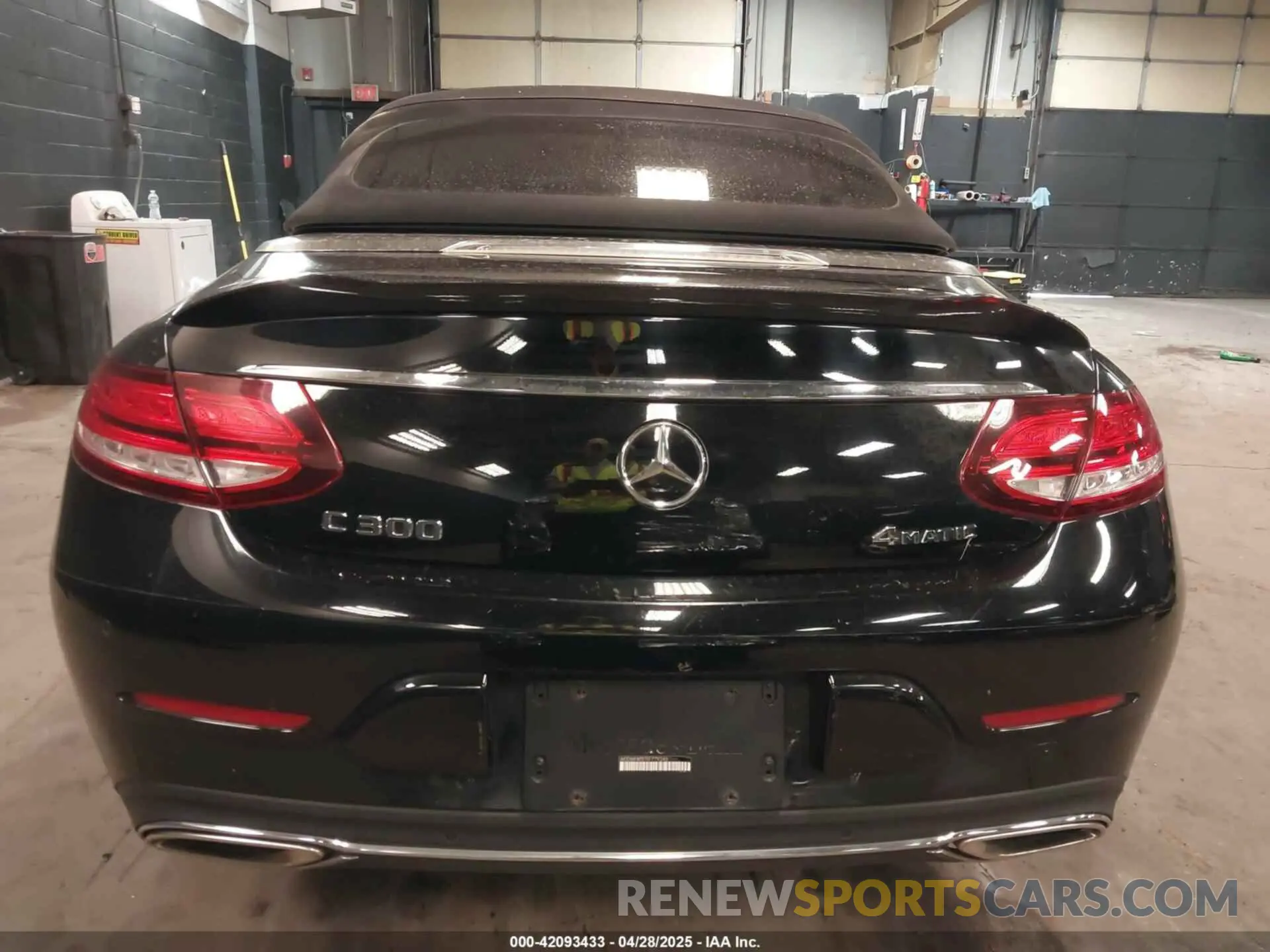 16 Photograph of a damaged car WDDWK8EB7KF779240 MERCEDES-BENZ C 300 2019