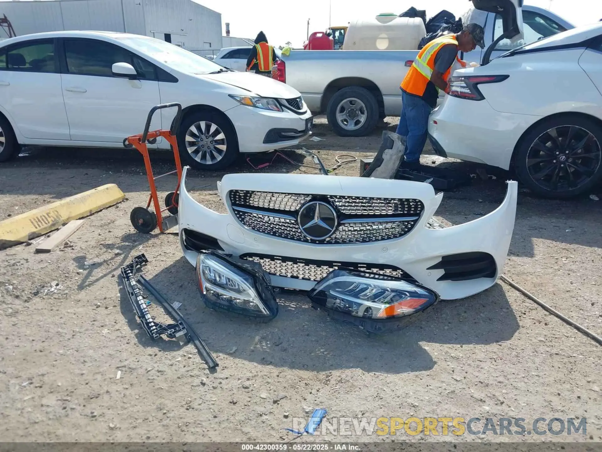 12 Photograph of a damaged car 55SWF8DB0LU325495 MERCEDES-BENZ C 300 2020