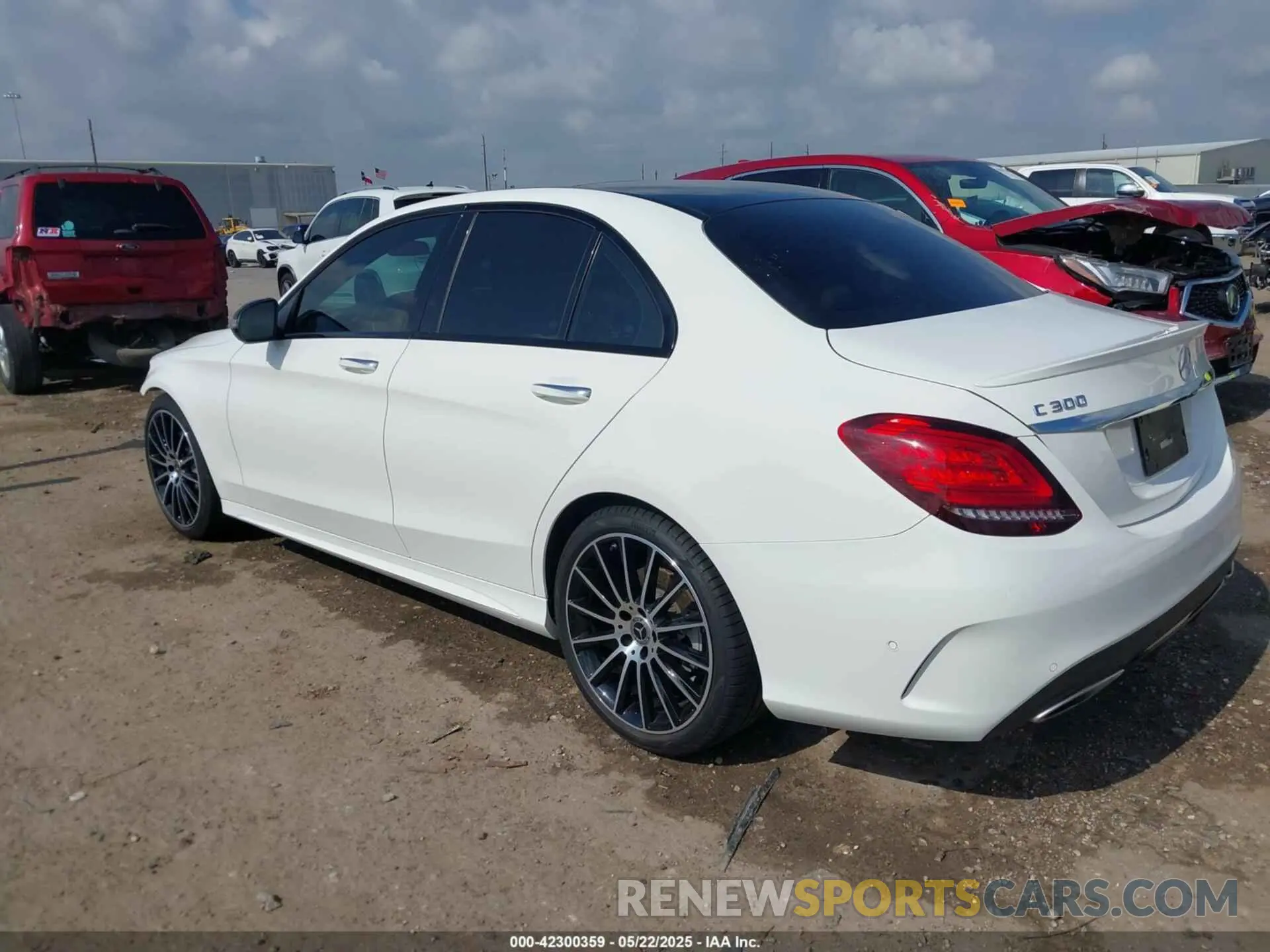 3 Photograph of a damaged car 55SWF8DB0LU325495 MERCEDES-BENZ C 300 2020