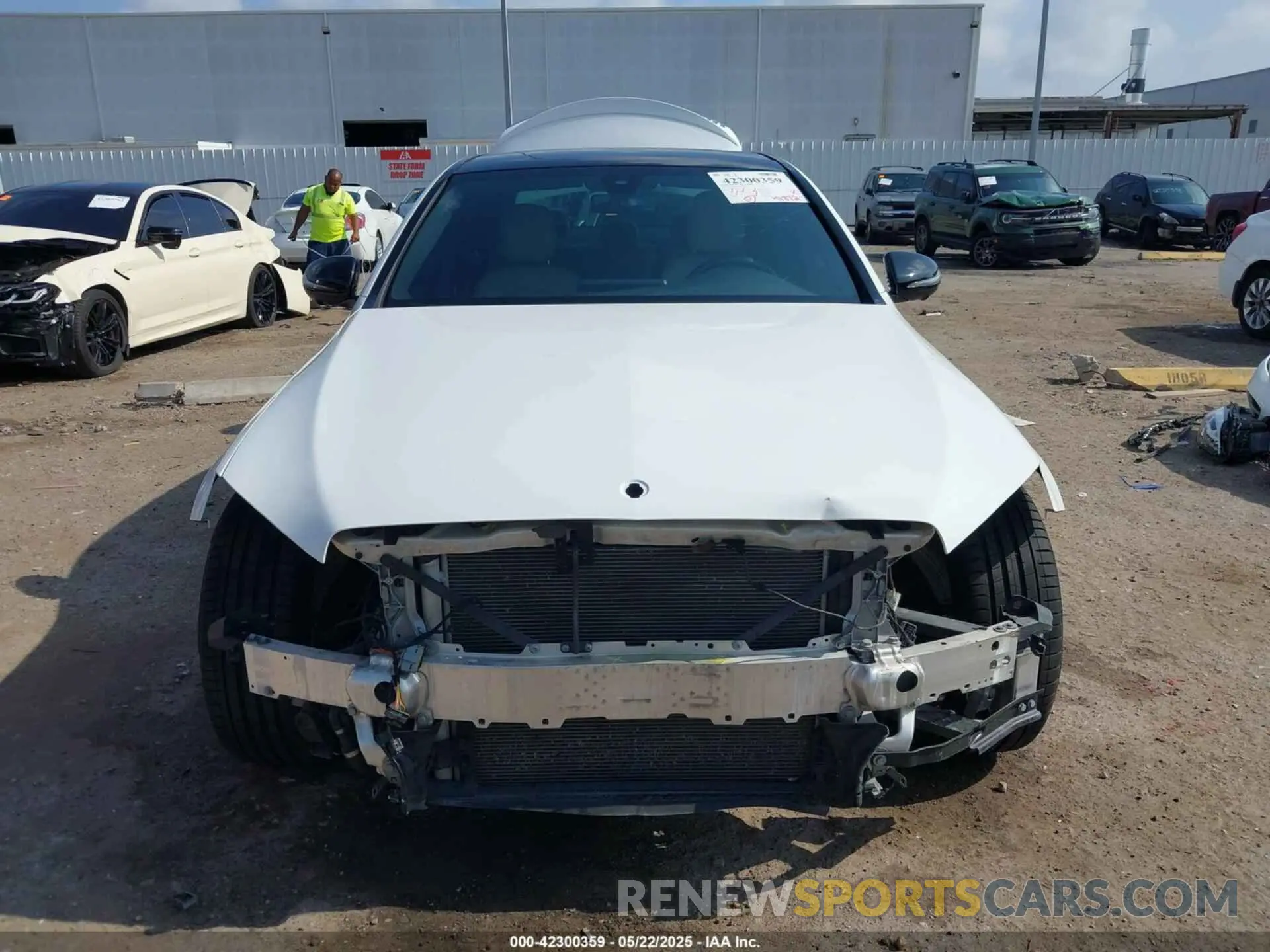6 Photograph of a damaged car 55SWF8DB0LU325495 MERCEDES-BENZ C 300 2020