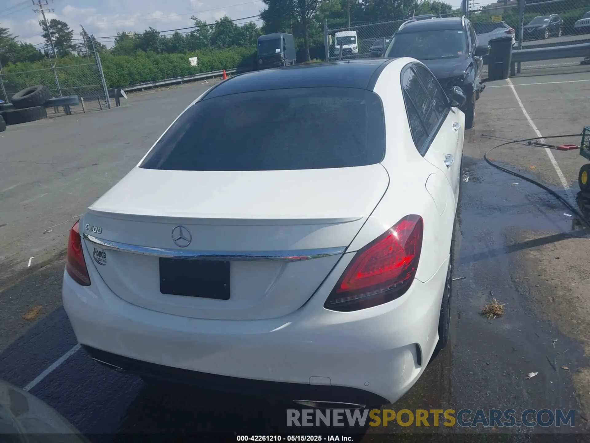 16 Photograph of a damaged car 55SWF8DB0LU326579 MERCEDES-BENZ C 300 2020