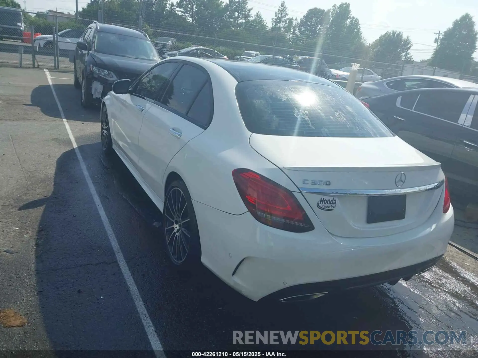 3 Photograph of a damaged car 55SWF8DB0LU326579 MERCEDES-BENZ C 300 2020