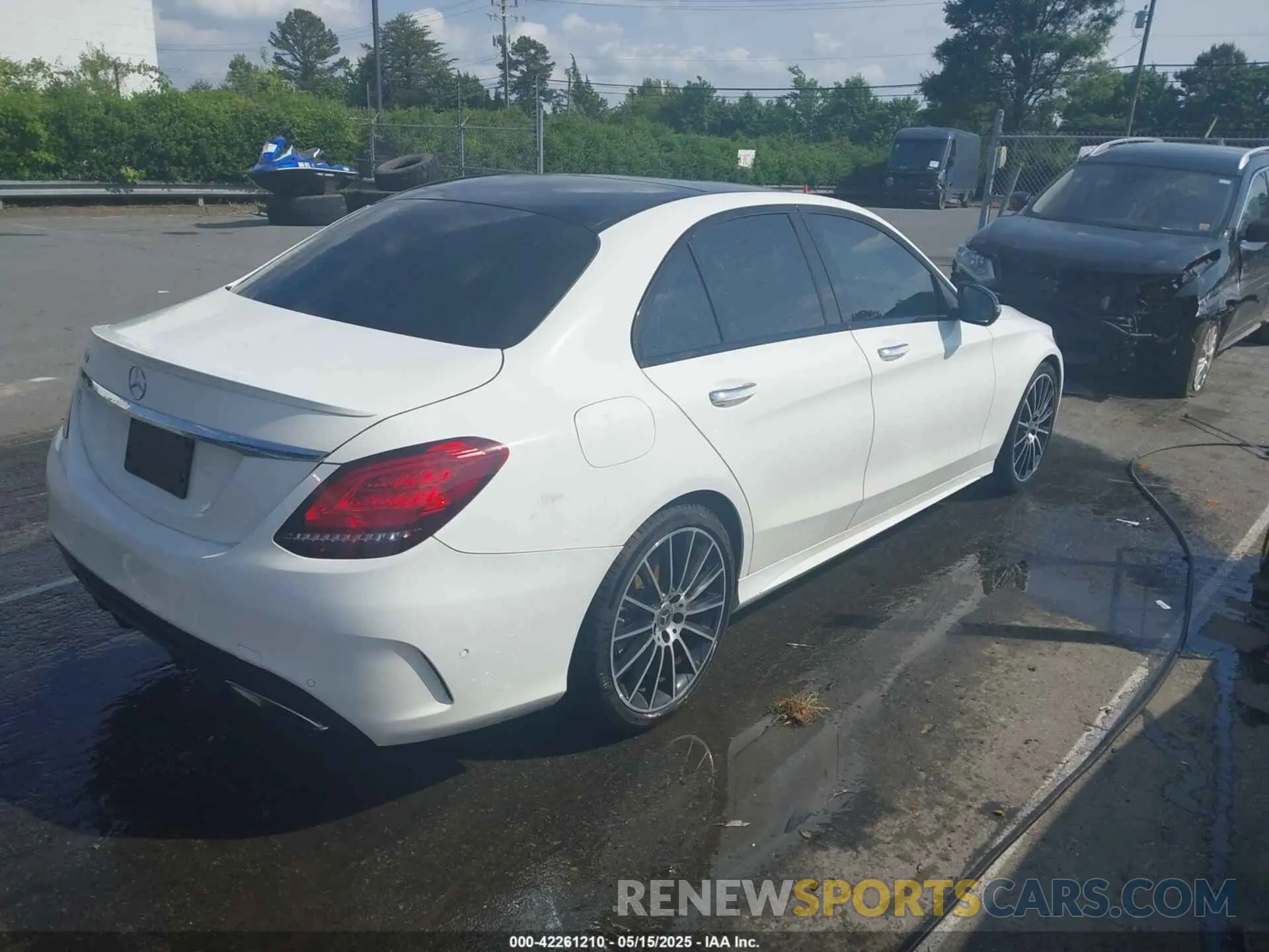 4 Photograph of a damaged car 55SWF8DB0LU326579 MERCEDES-BENZ C 300 2020
