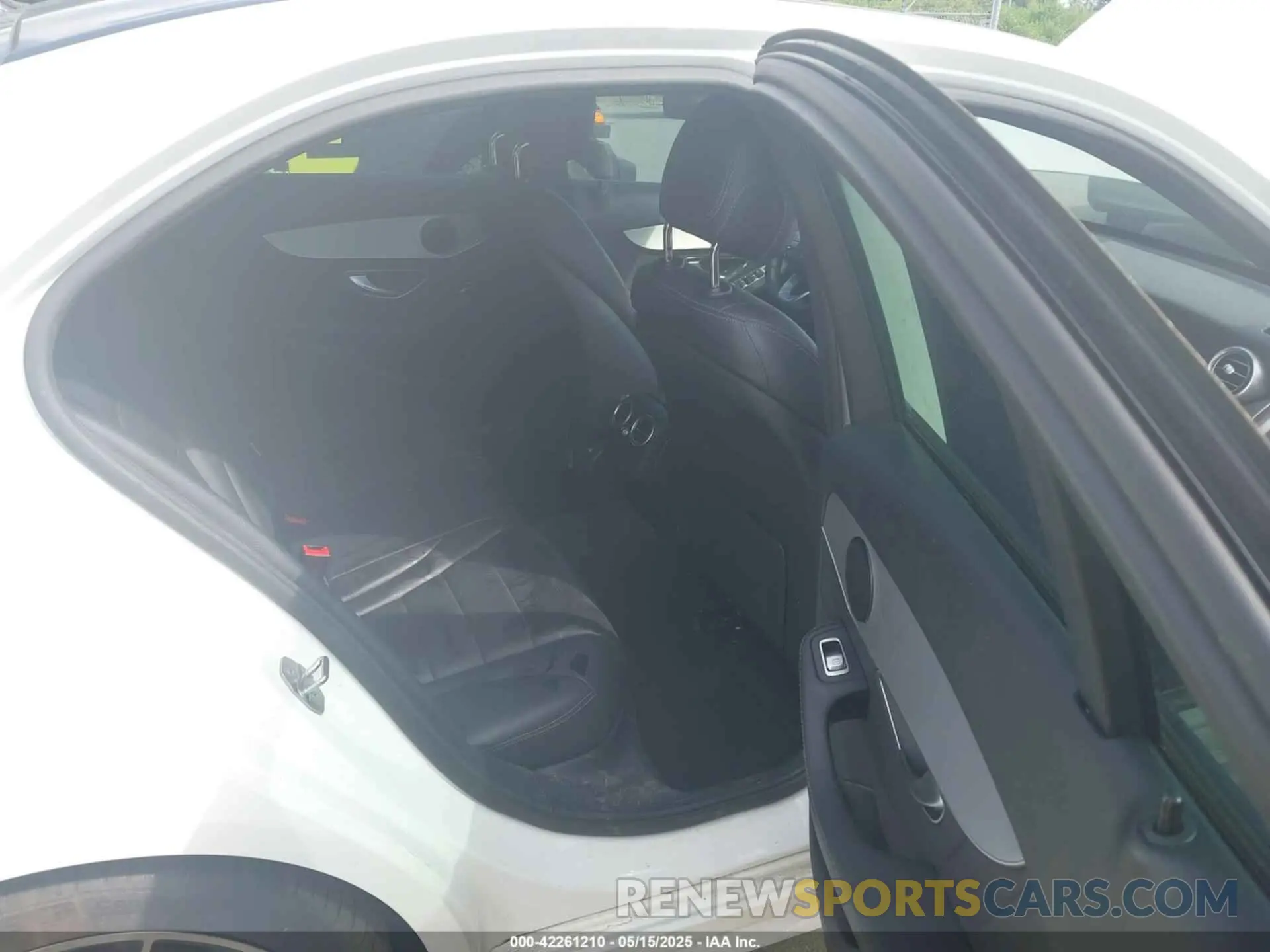 8 Photograph of a damaged car 55SWF8DB0LU326579 MERCEDES-BENZ C 300 2020