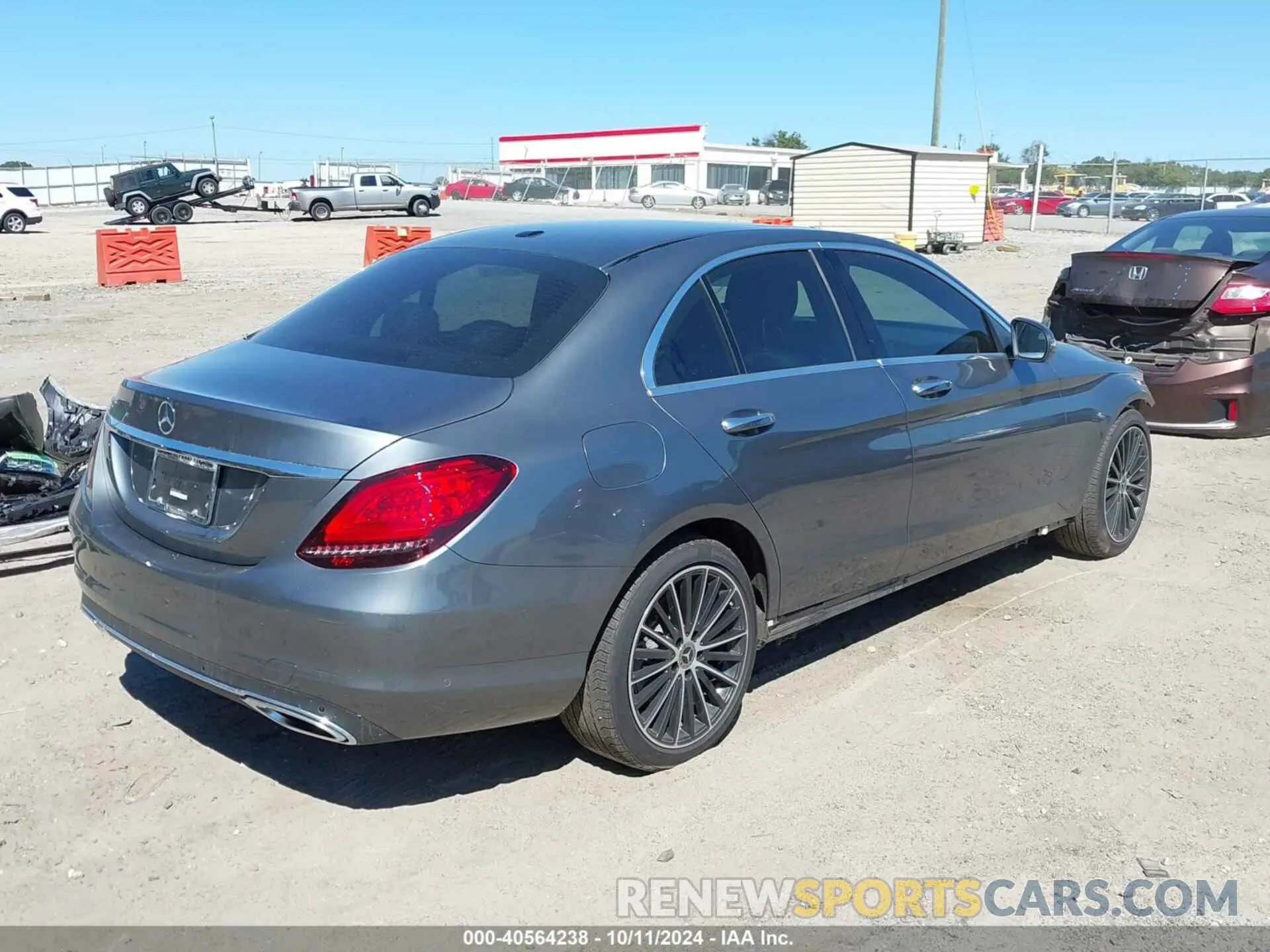 4 Photograph of a damaged car 55SWF8DB0LU328414 MERCEDES-BENZ C 300 2020