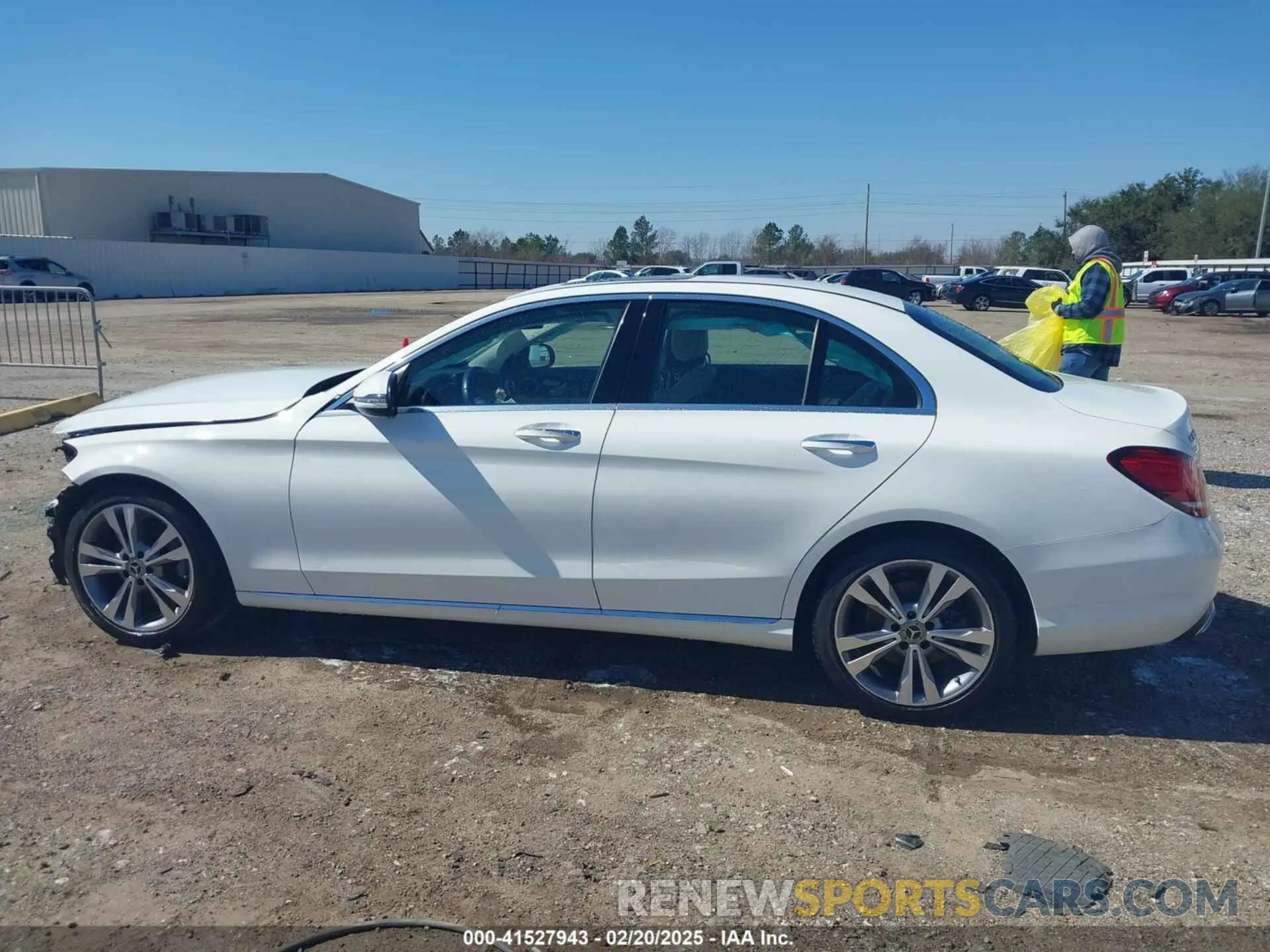15 Photograph of a damaged car 55SWF8DB5LU327808 MERCEDES-BENZ C 300 2020