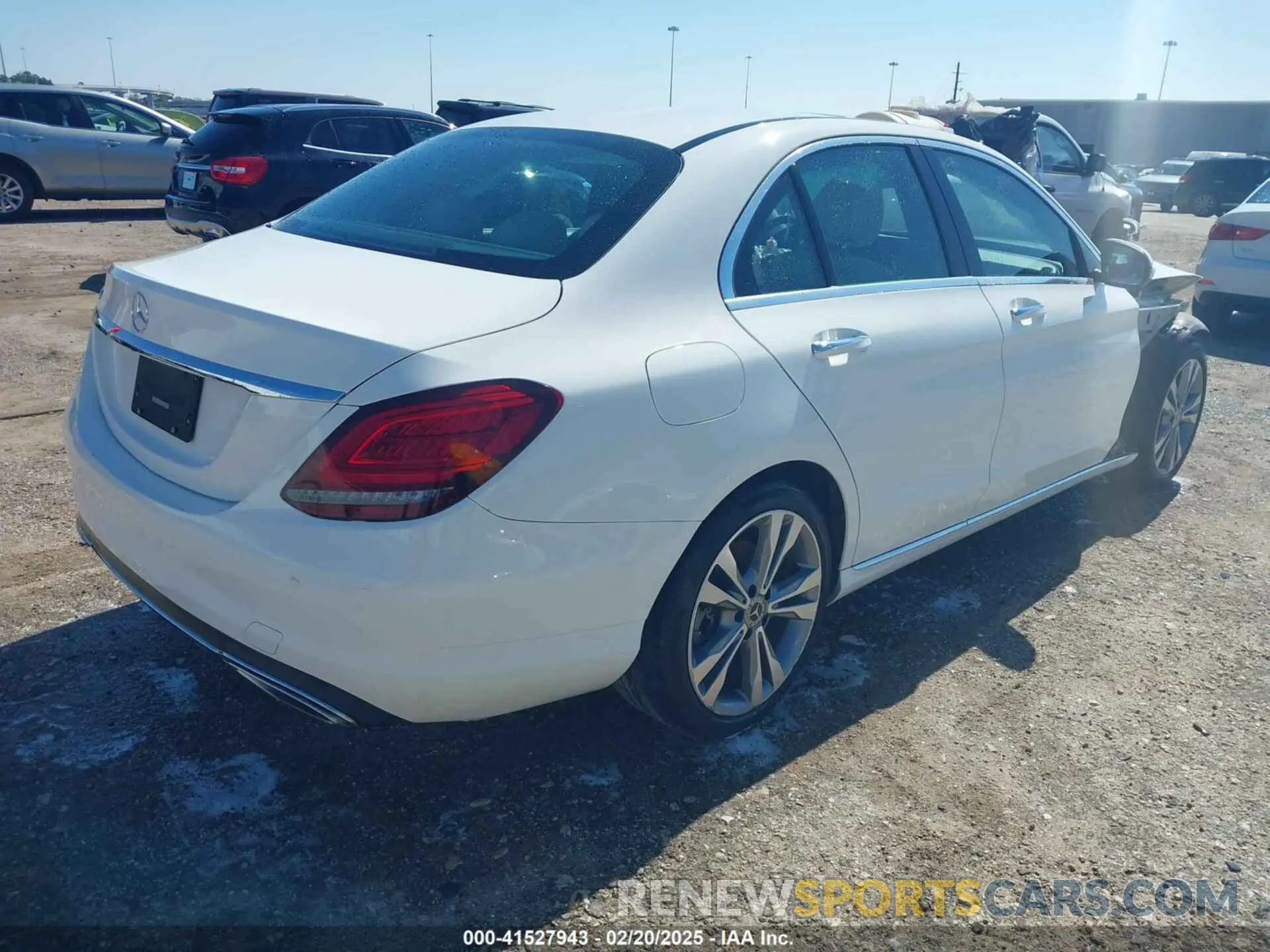 4 Photograph of a damaged car 55SWF8DB5LU327808 MERCEDES-BENZ C 300 2020