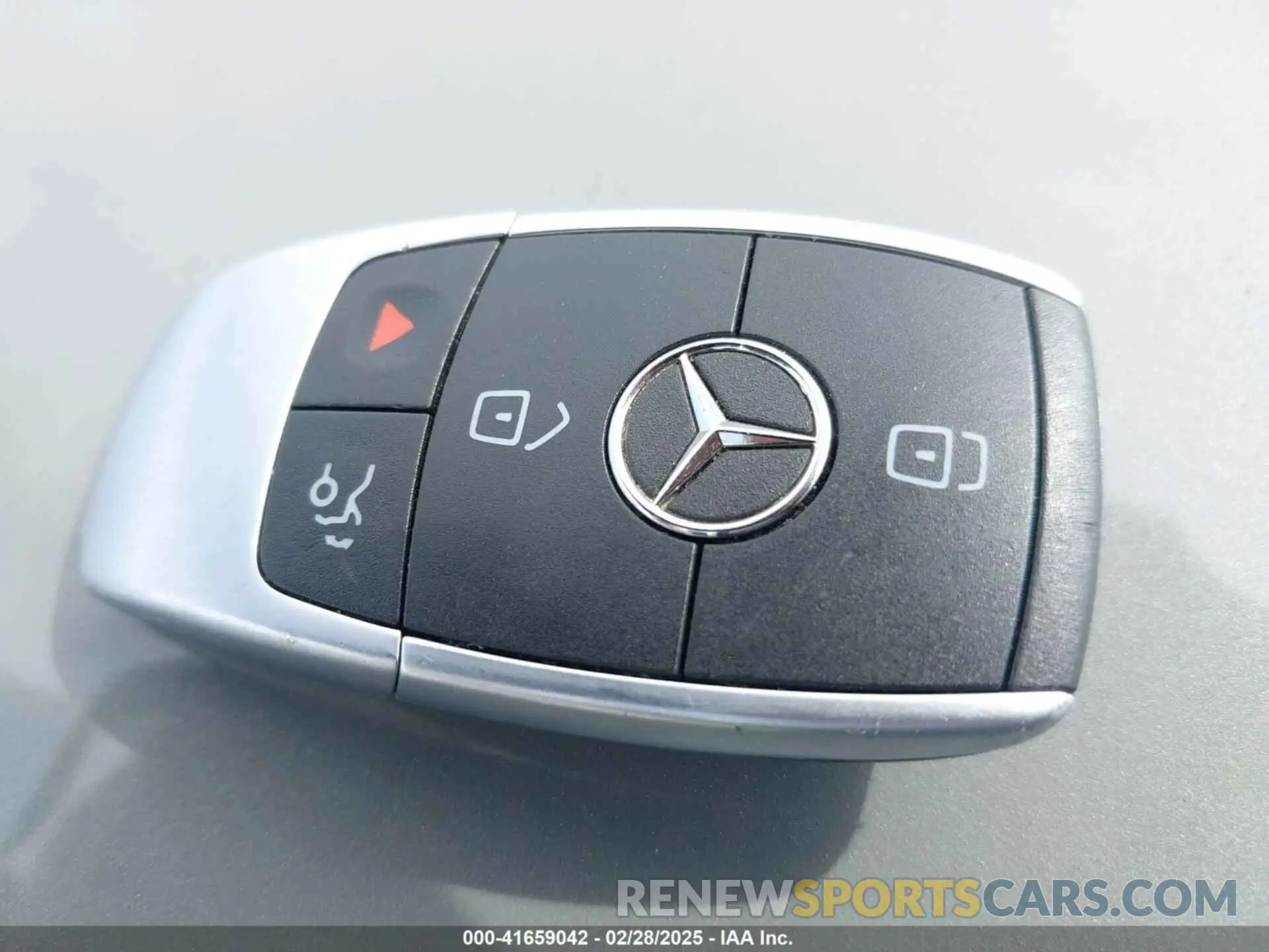 11 Photograph of a damaged car 55SWF8DB5LU329462 MERCEDES-BENZ C 300 2020