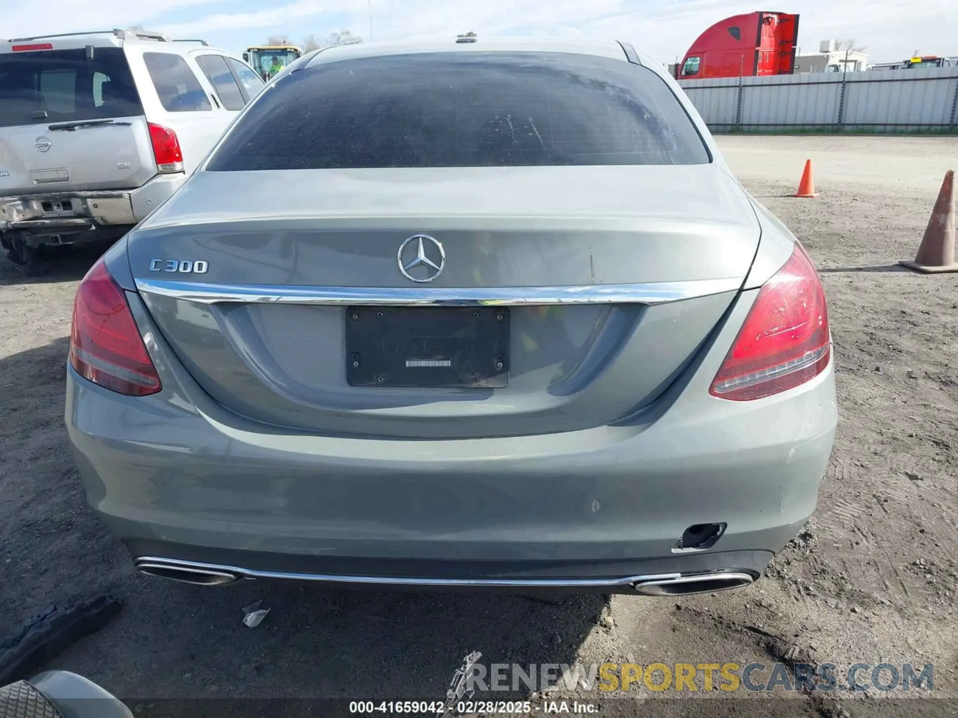 17 Photograph of a damaged car 55SWF8DB5LU329462 MERCEDES-BENZ C 300 2020