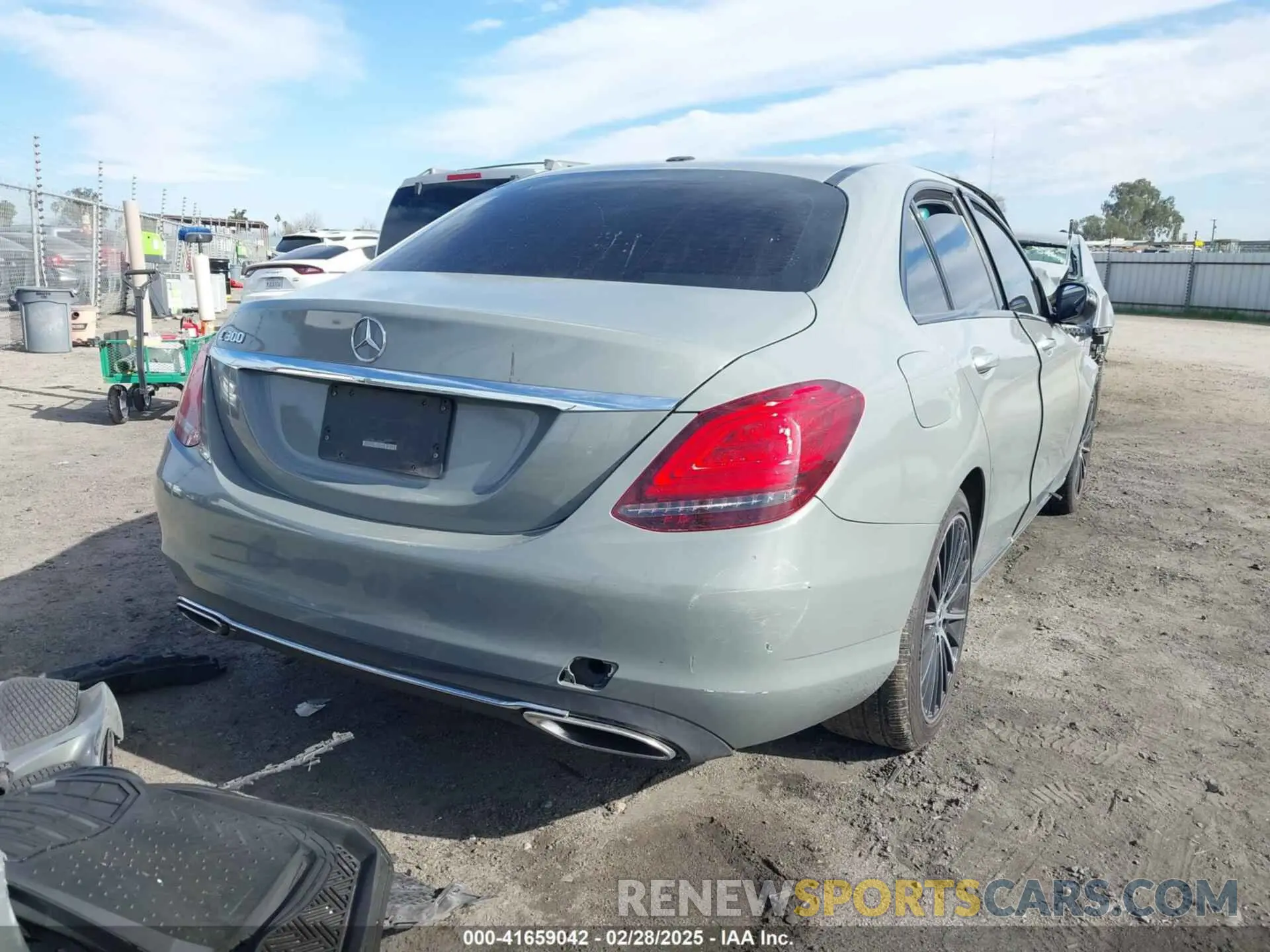 4 Photograph of a damaged car 55SWF8DB5LU329462 MERCEDES-BENZ C 300 2020