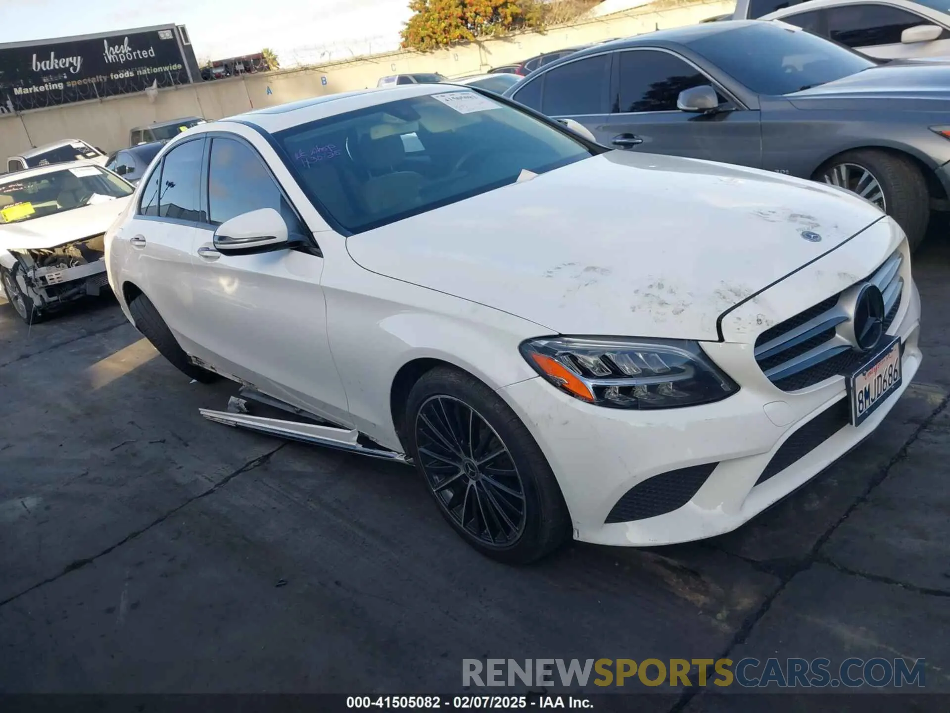 1 Photograph of a damaged car 55SWF8DB6LU323315 MERCEDES-BENZ C 300 2020