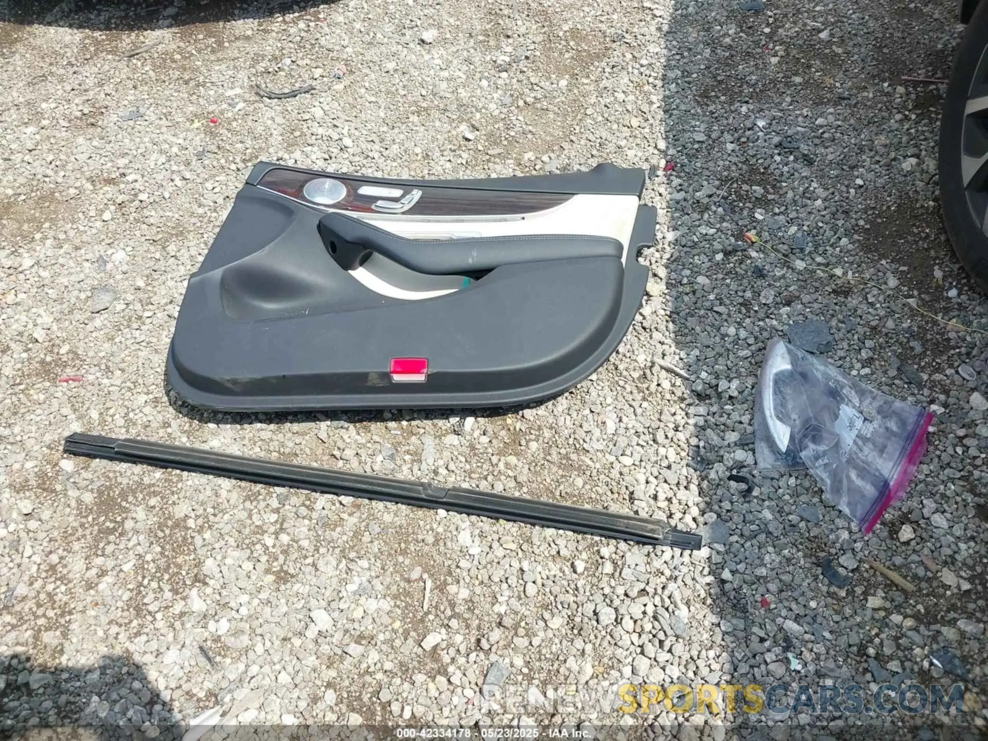 12 Photograph of a damaged car 55SWF8DB6LU326893 MERCEDES-BENZ C 300 2020