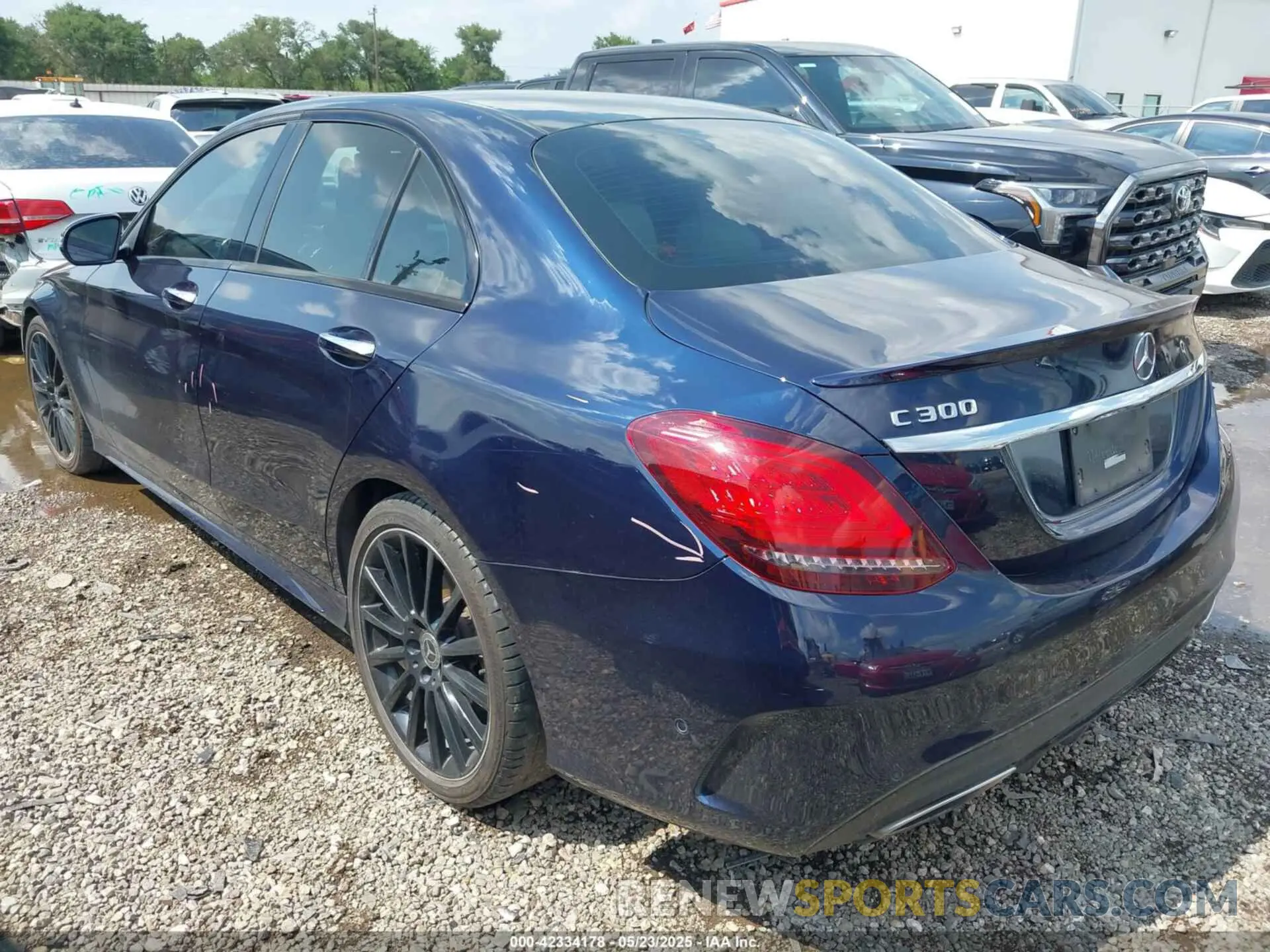 3 Photograph of a damaged car 55SWF8DB6LU326893 MERCEDES-BENZ C 300 2020